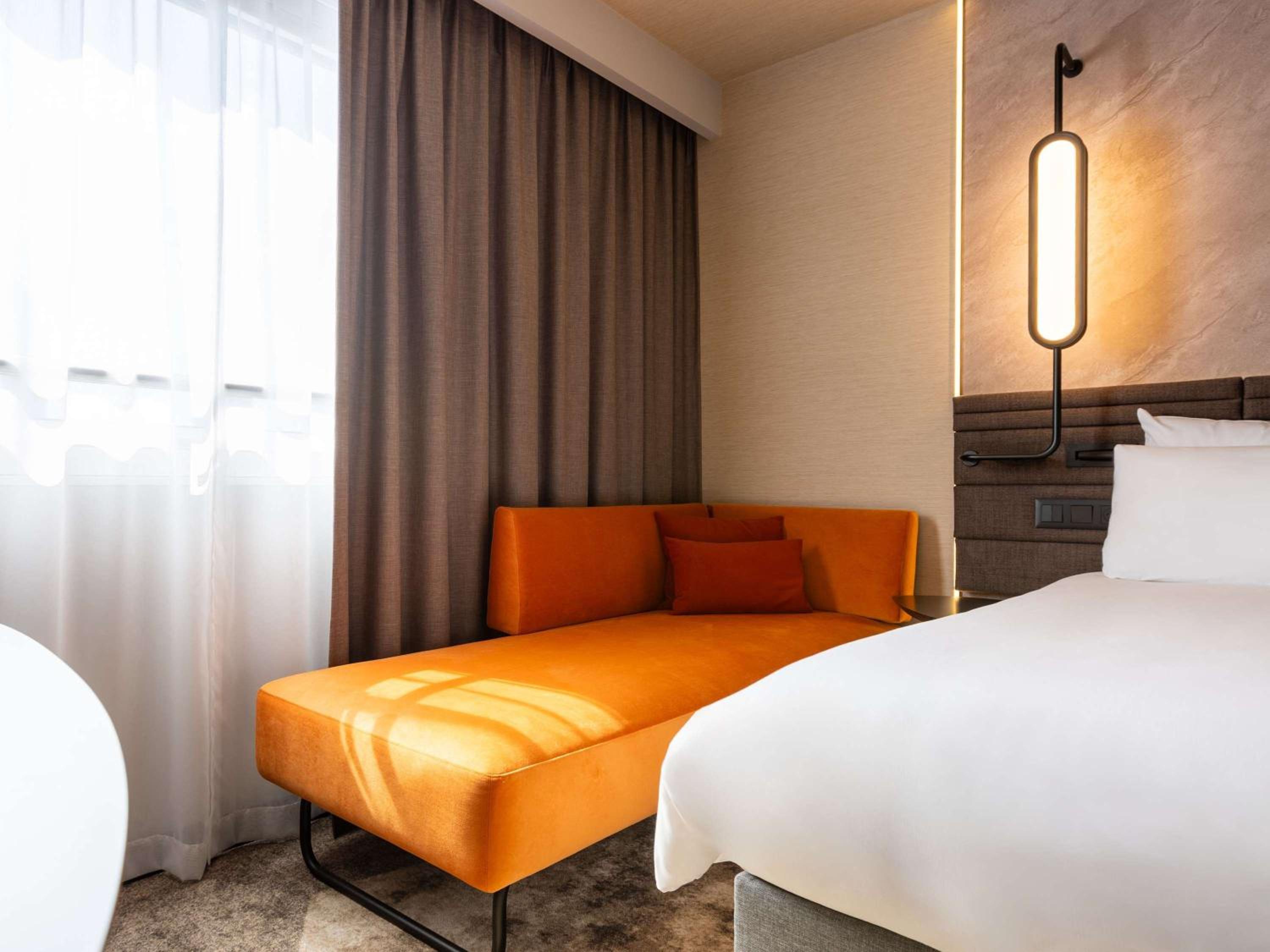 Superior Room with One Double Bed and One Single Bed - Photo 1