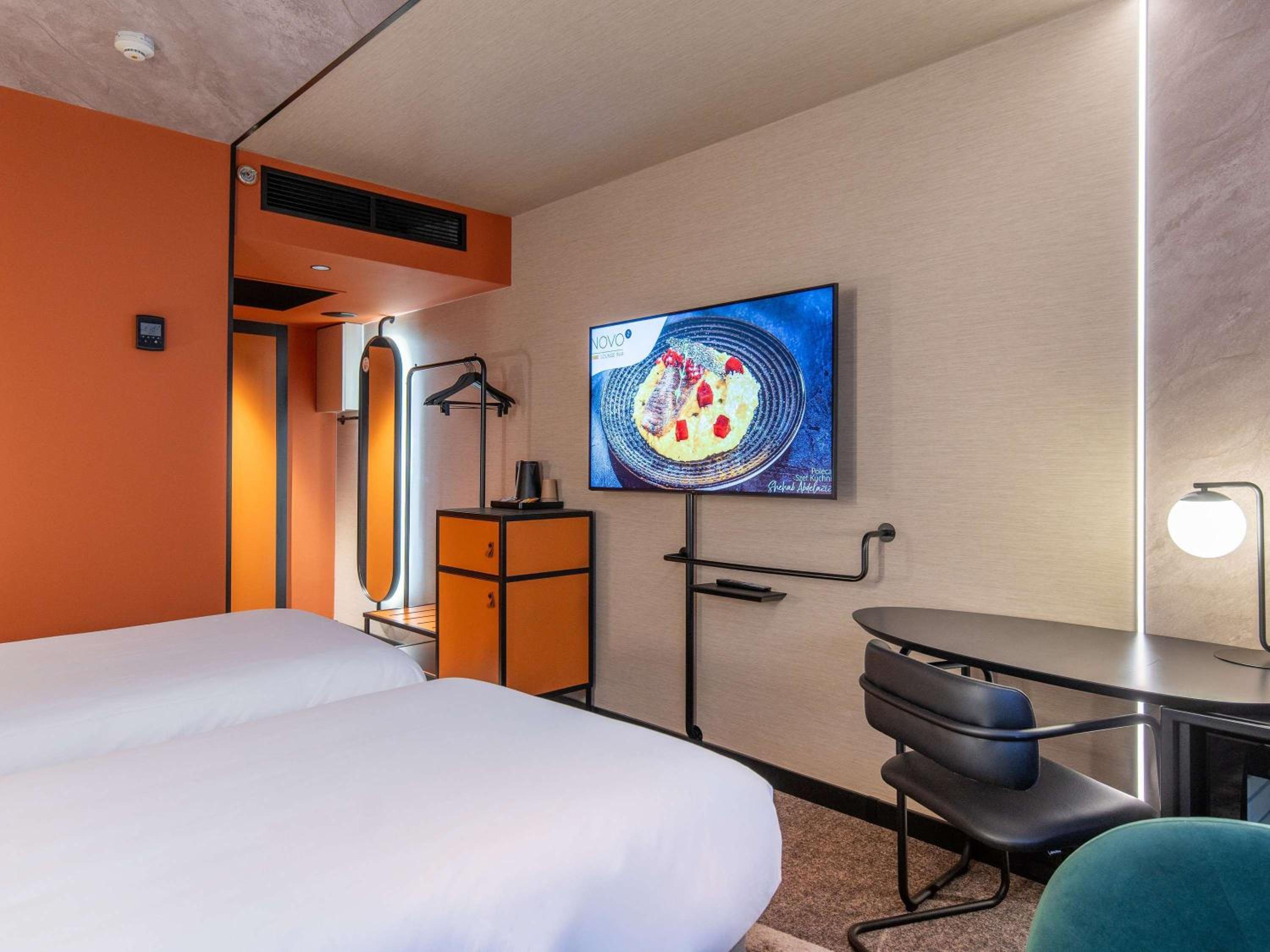 Standard Twin Room - Photo 7