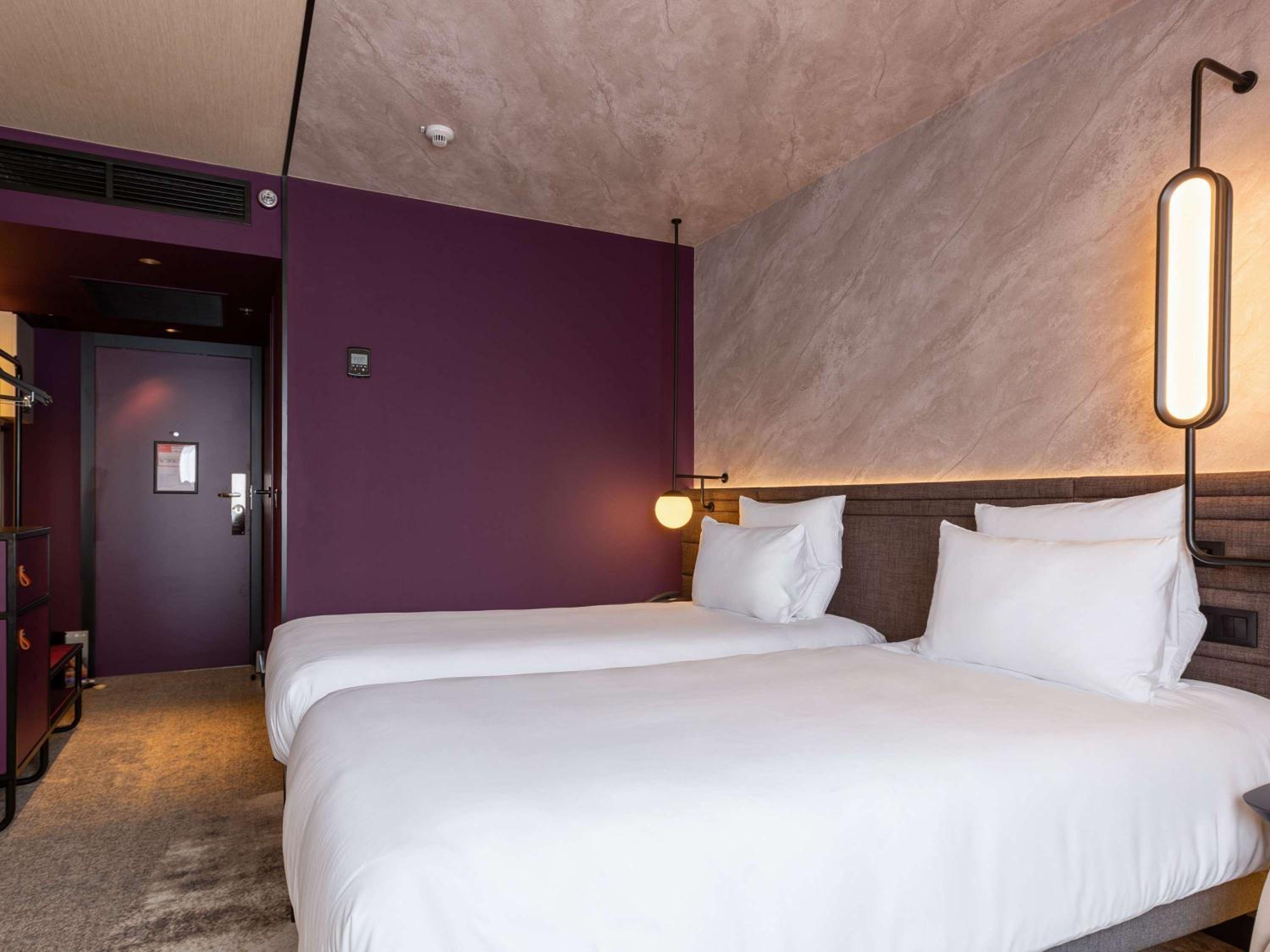 Standard Twin Room - Photo 8
