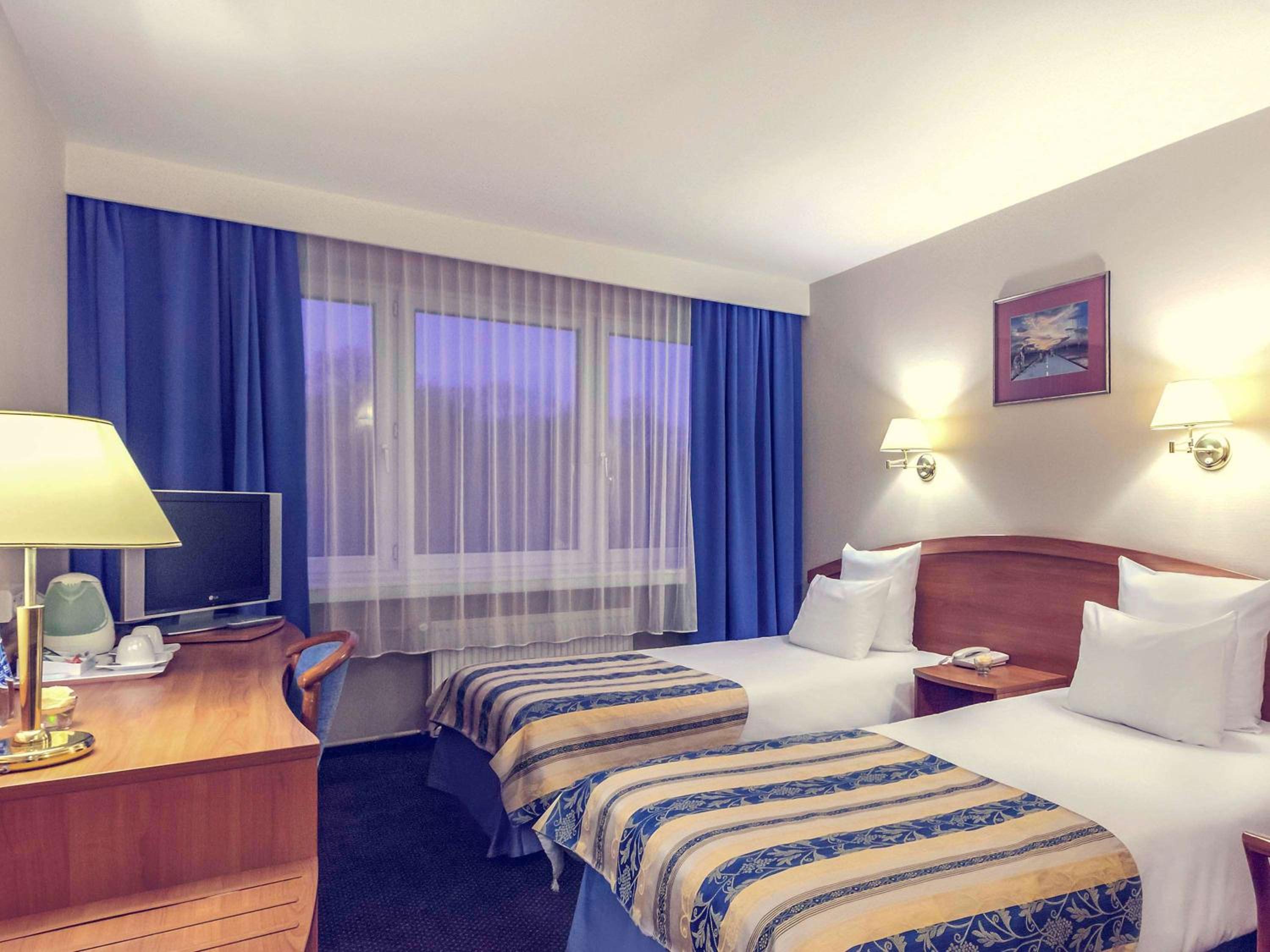 Twin Room - Photo 11