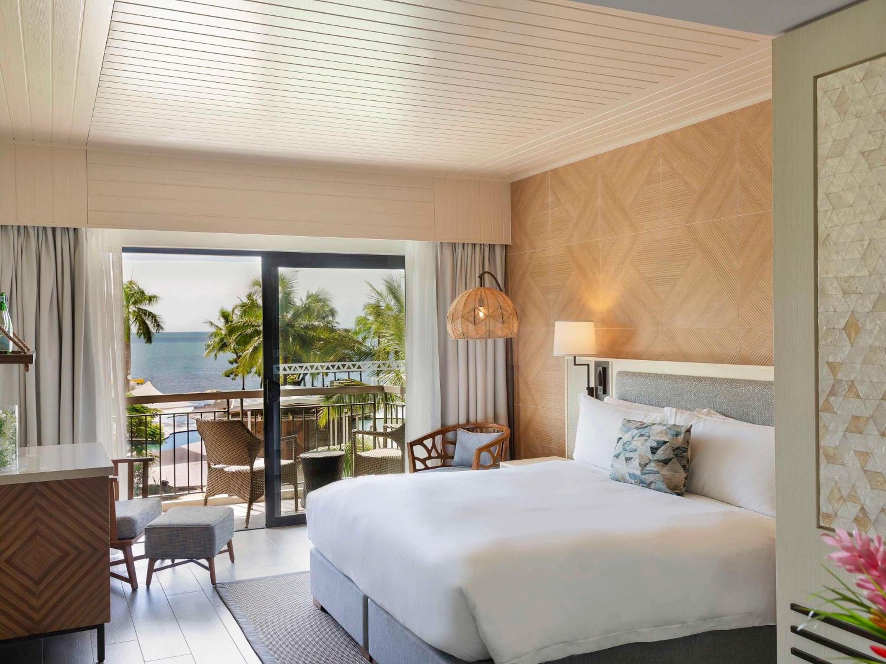 Luxury King Room with Beach Club Access photo 2