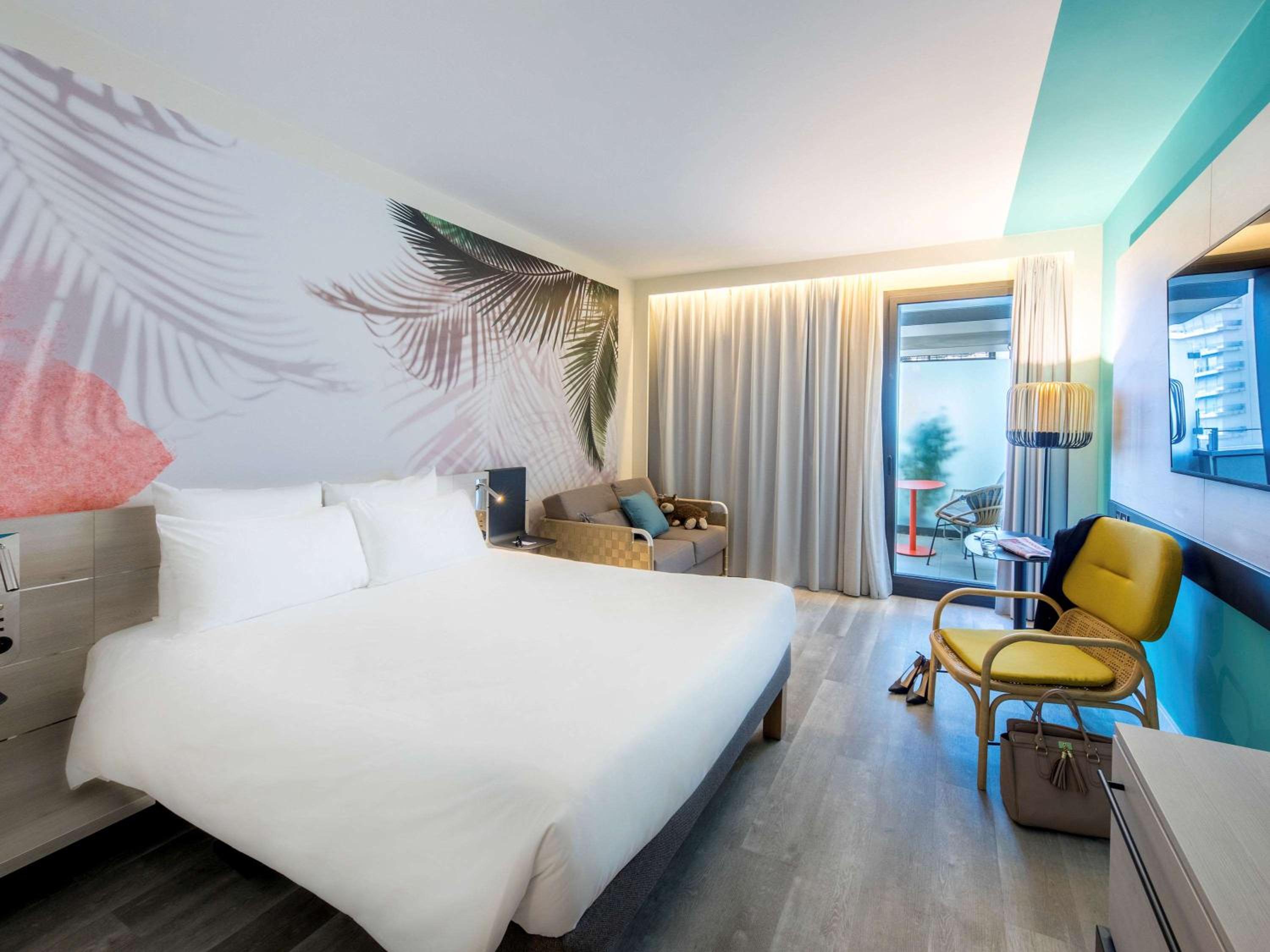 Riviera Superior Room with One Double Bed and Sofa Bed - Garden Side