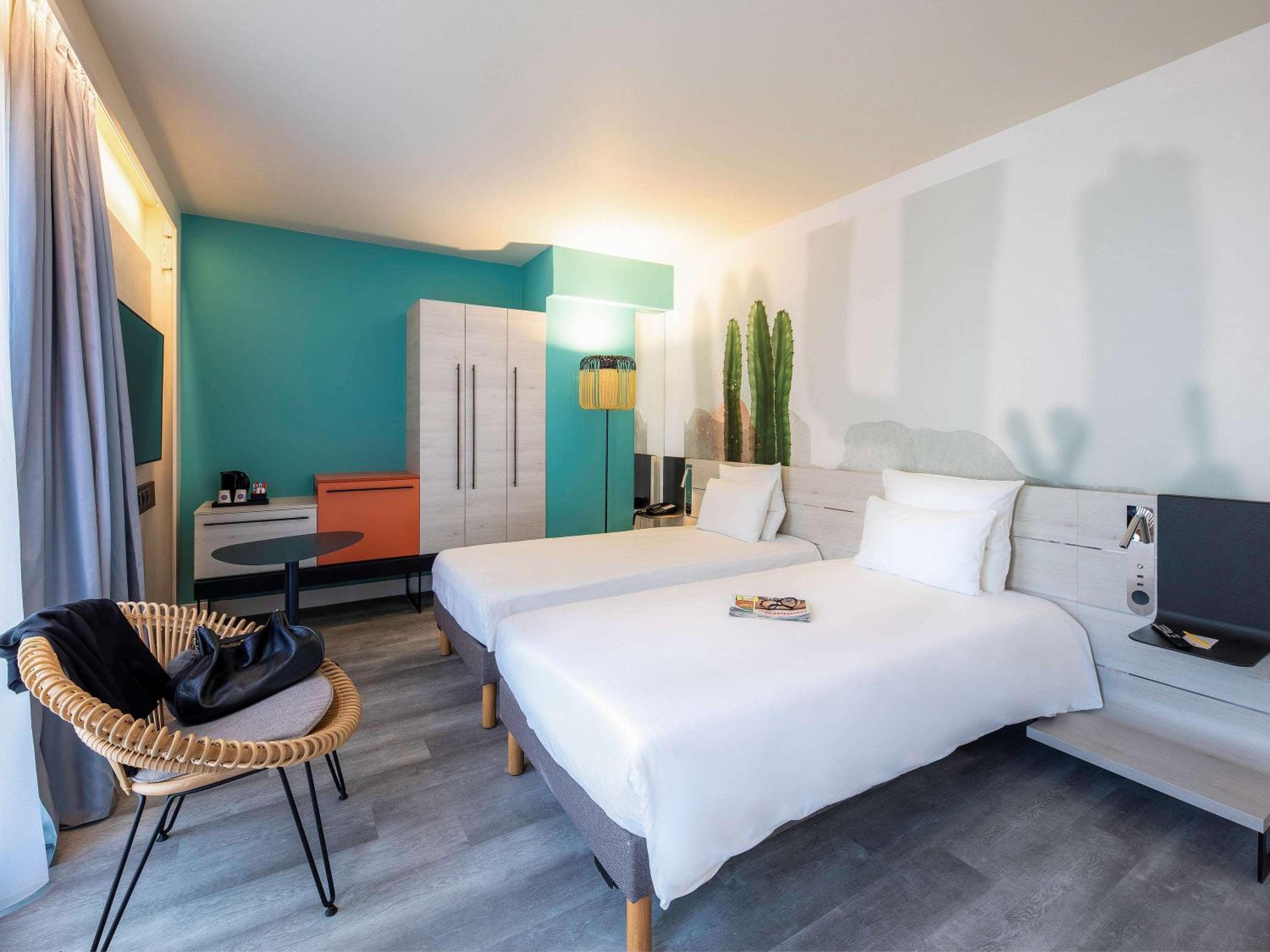 Superior Twin Room with Two Twin Beds thumbnail 6