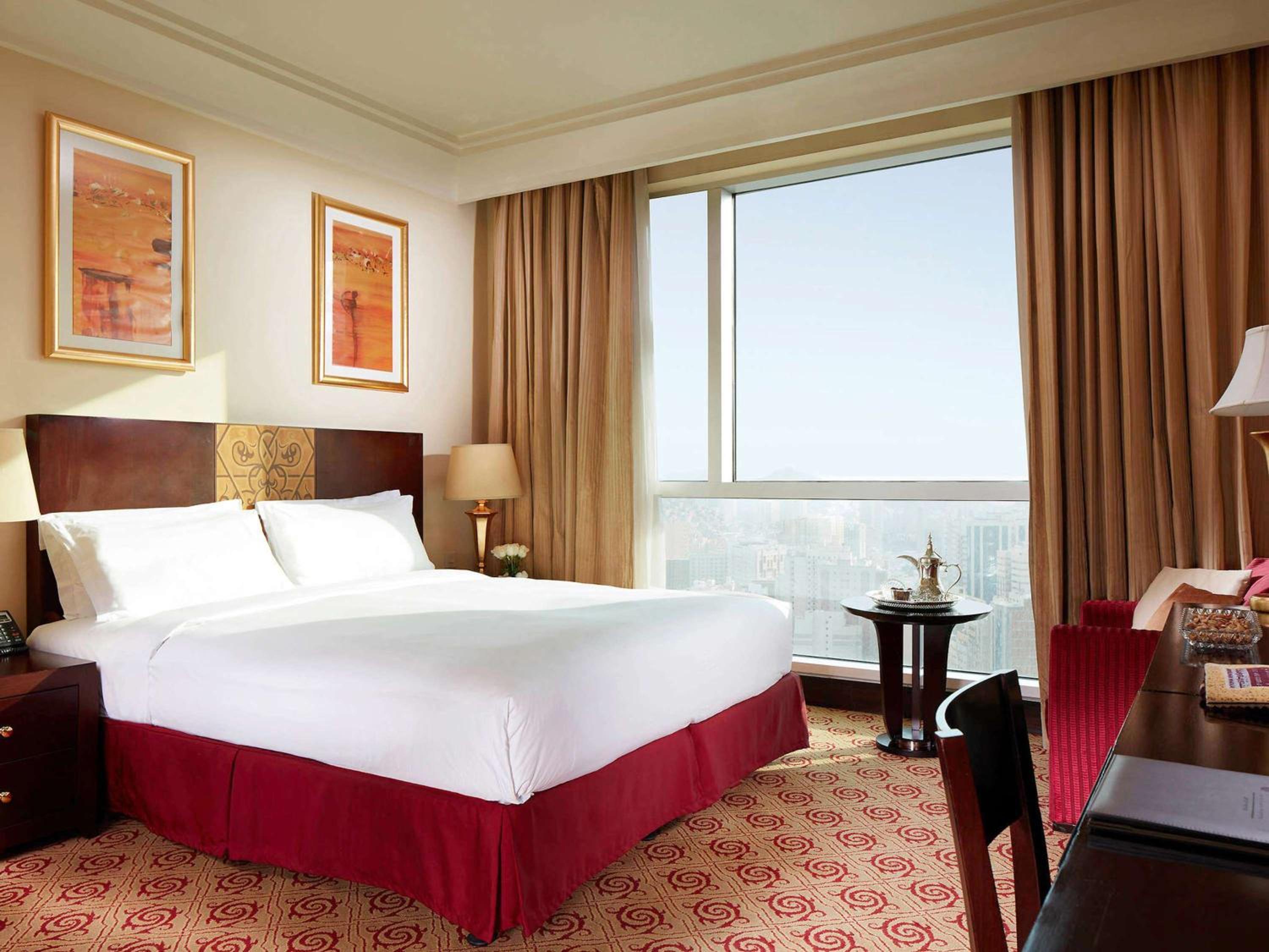 Junior Suite with City View - Photo 6