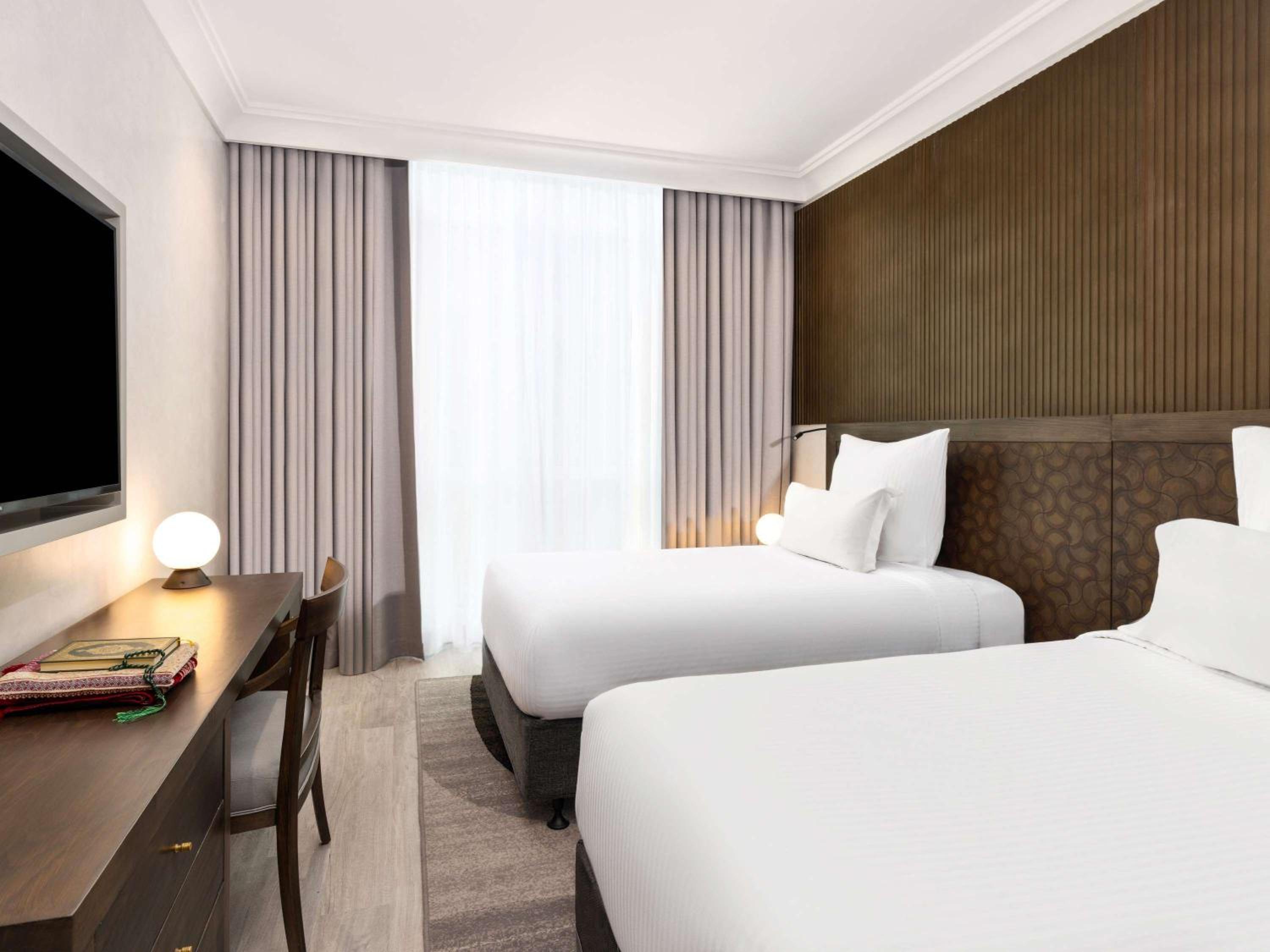 Deluxe Twin Room with Haram and Courtyard View - Photo 4