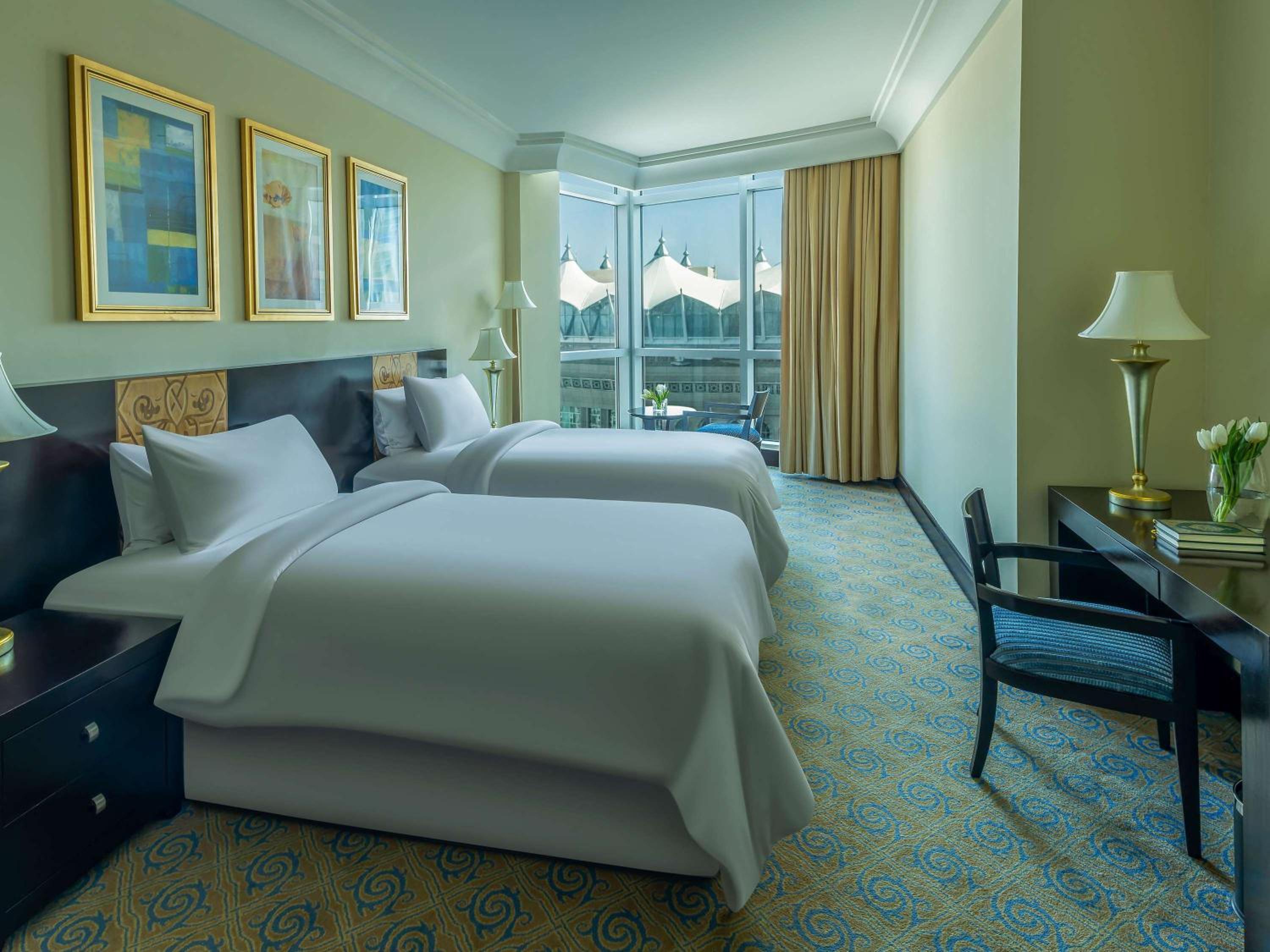 Classic Twin Room with City View - Photo 1