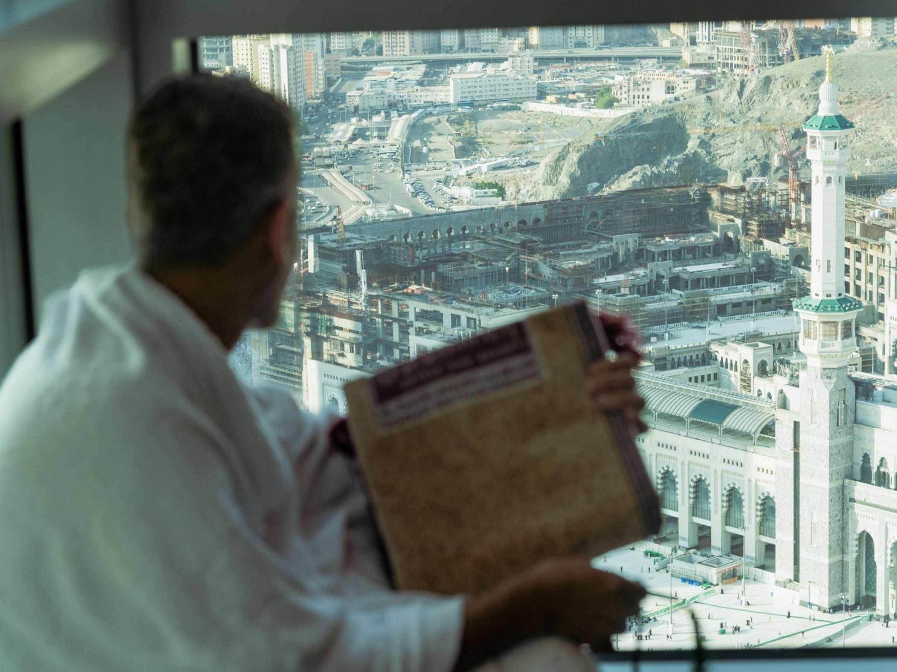 Deluxe Twin Room with Haram and Courtyard View - Photo 3
