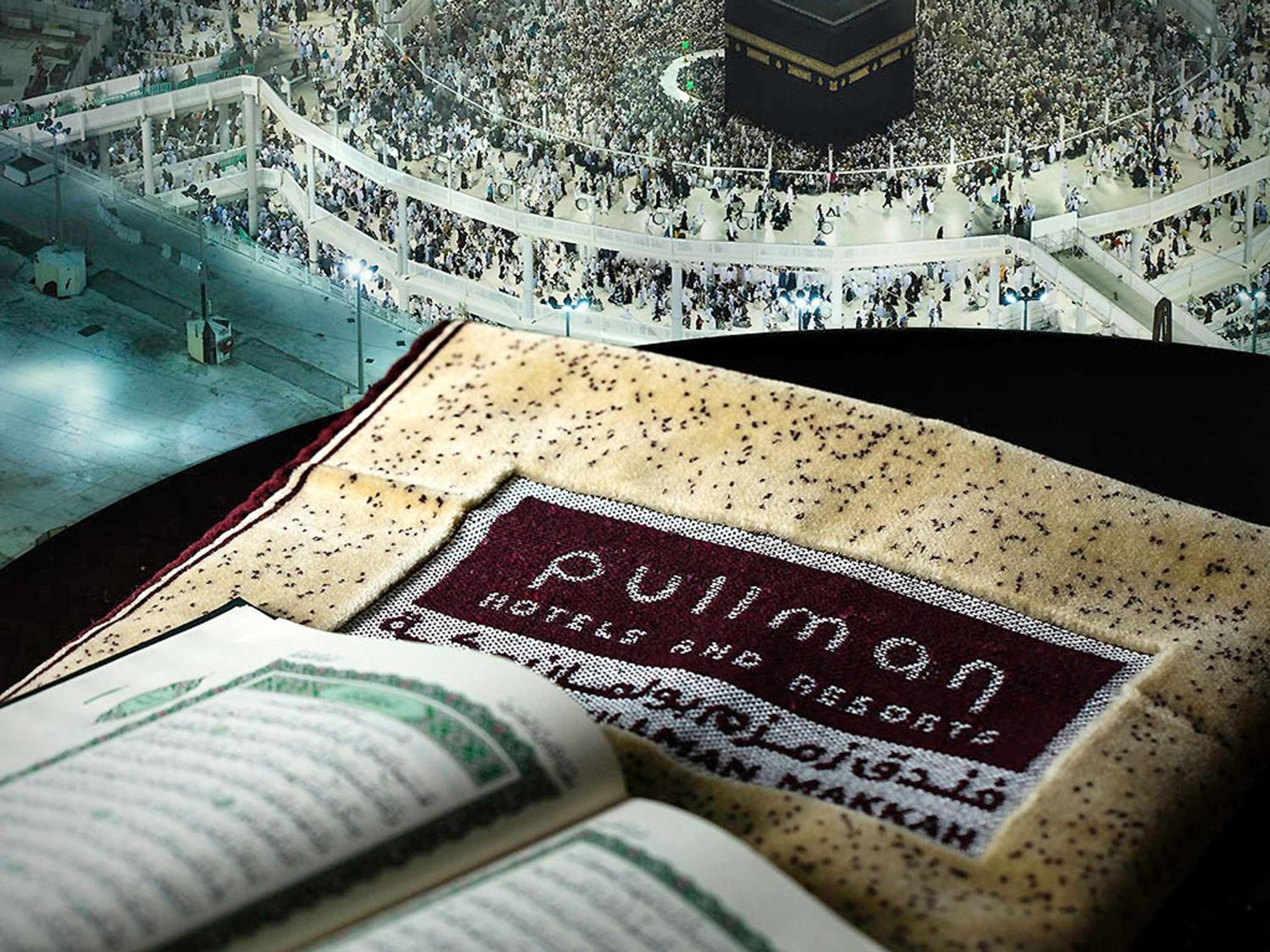 Classic Executive Suite, 1 King Size Bed, 2 Single Size Beds, Partial Kaaba View