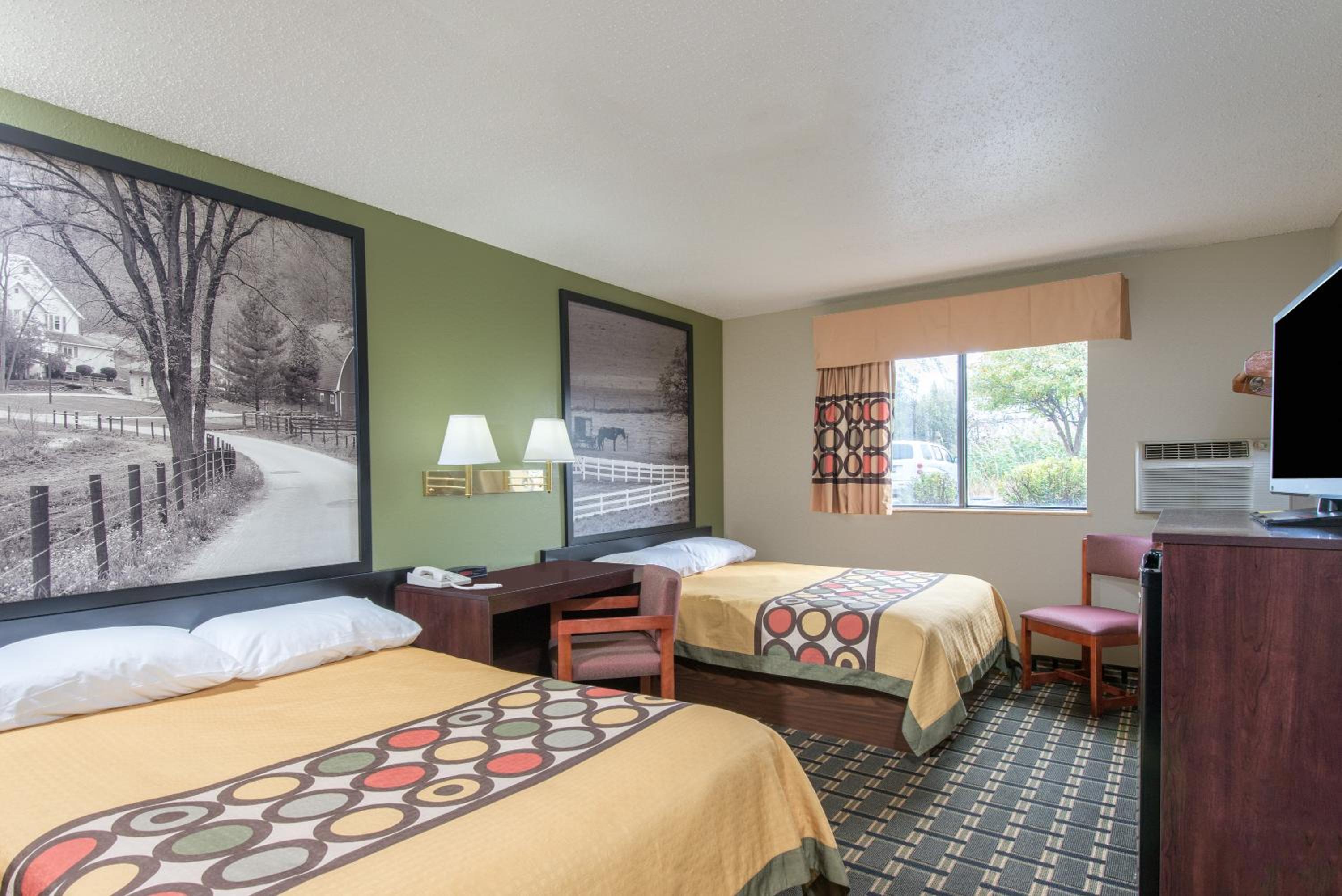 Double Room with Two Double Beds - Non-Smoking - Photo 3