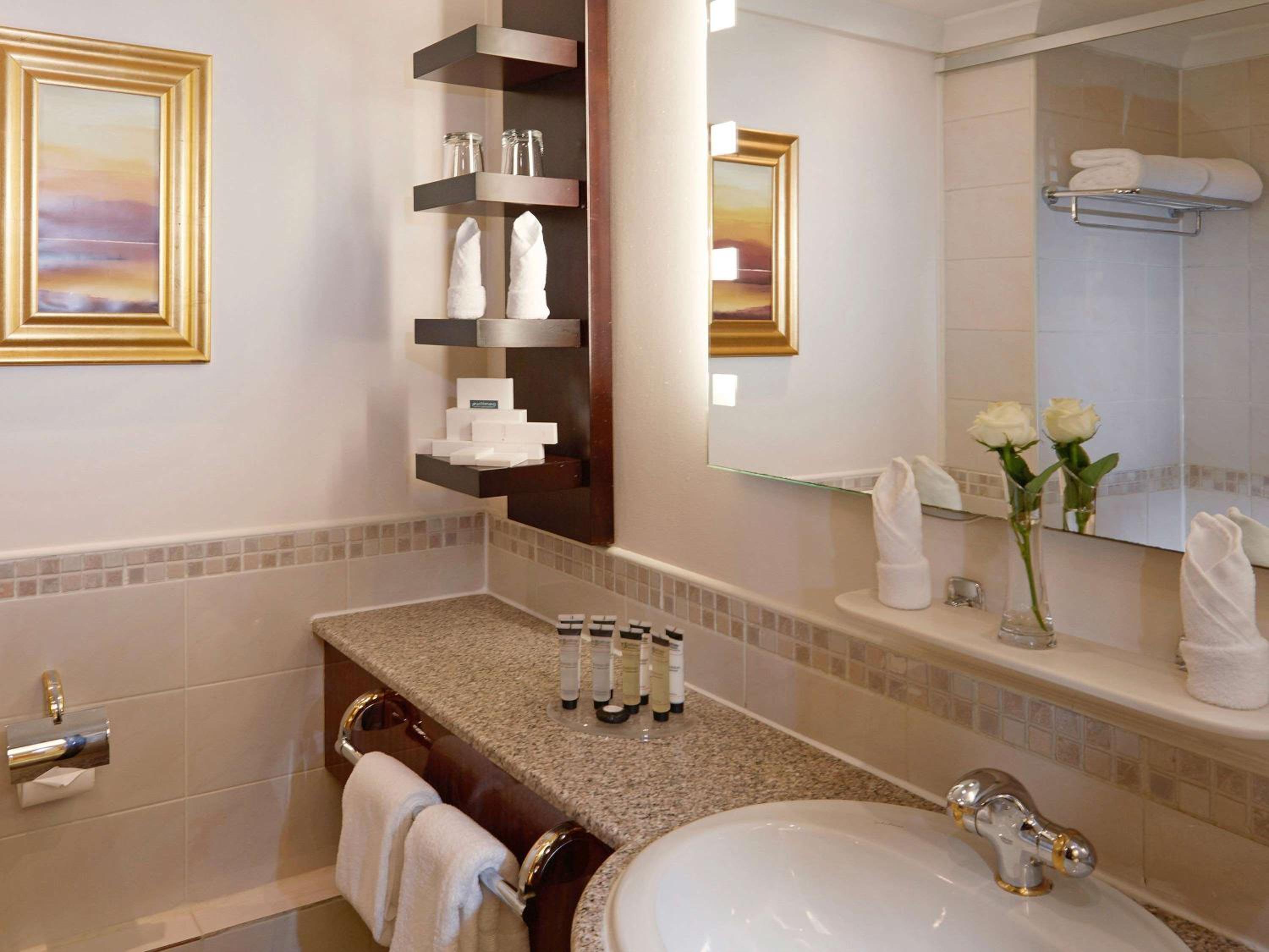 Junior Suite with City View - Photo 4