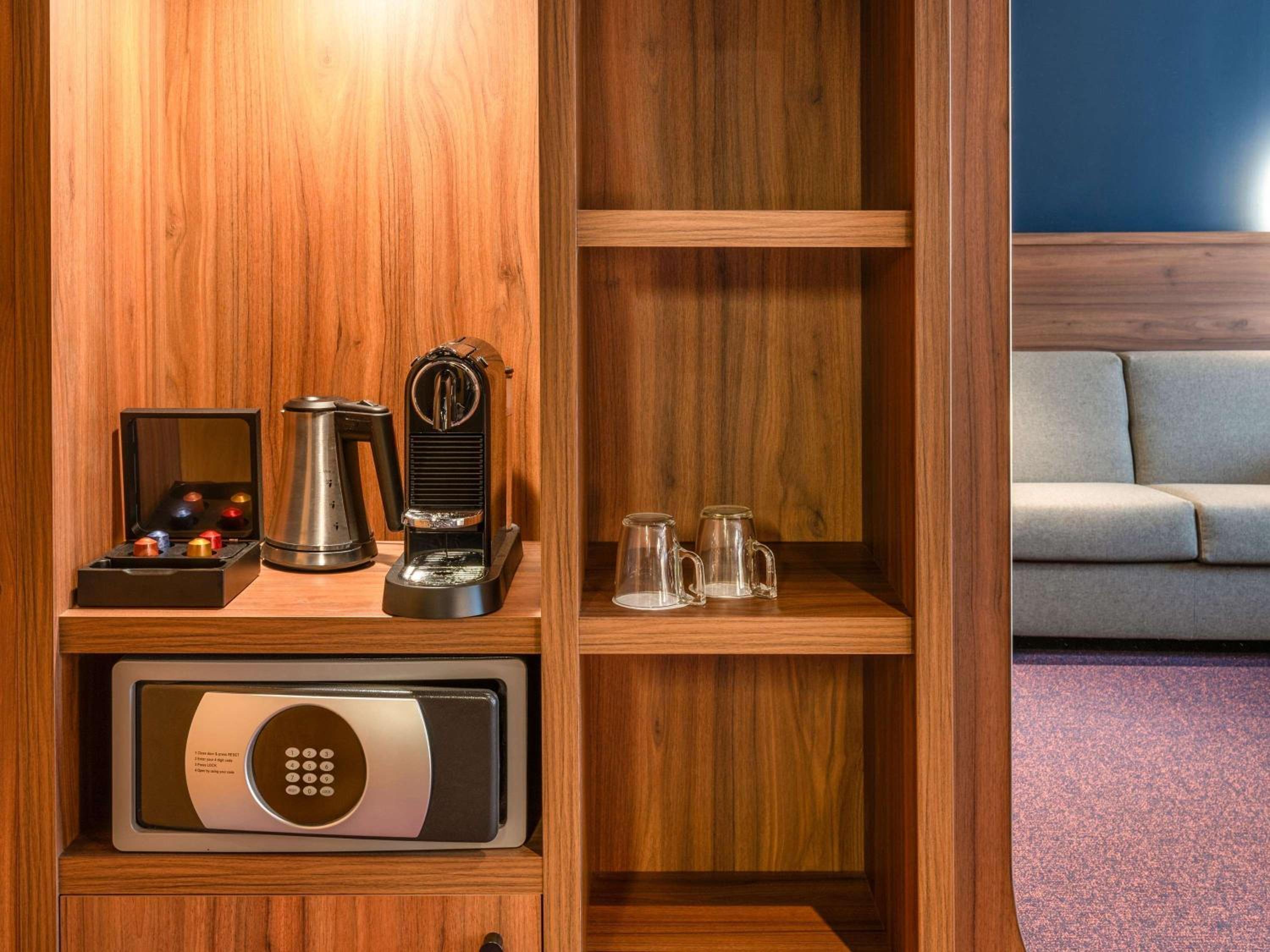 Superior Quadruple Room photo 2