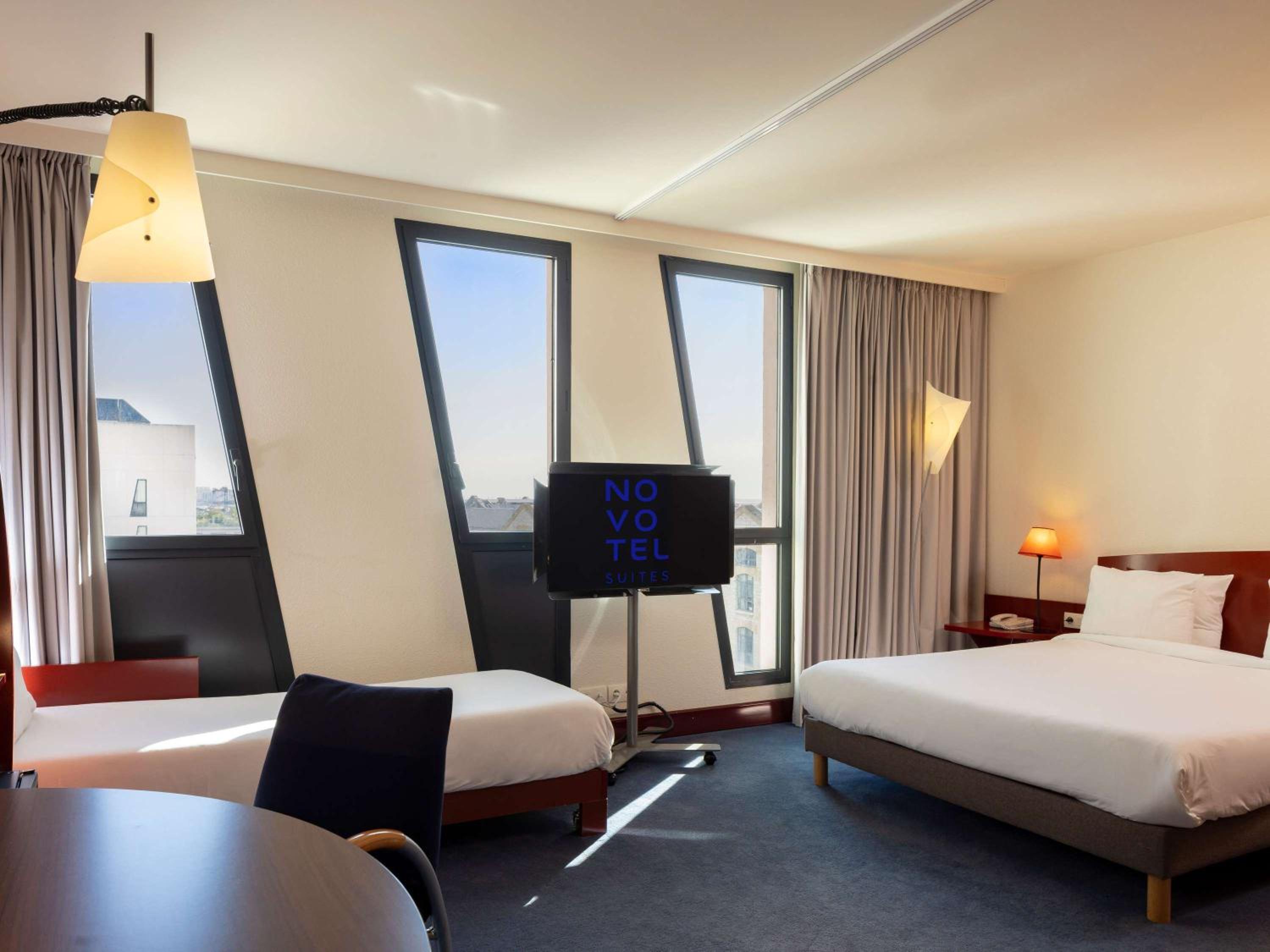 Superior Suite with One Double Bed and One Single Bed - Photo 2