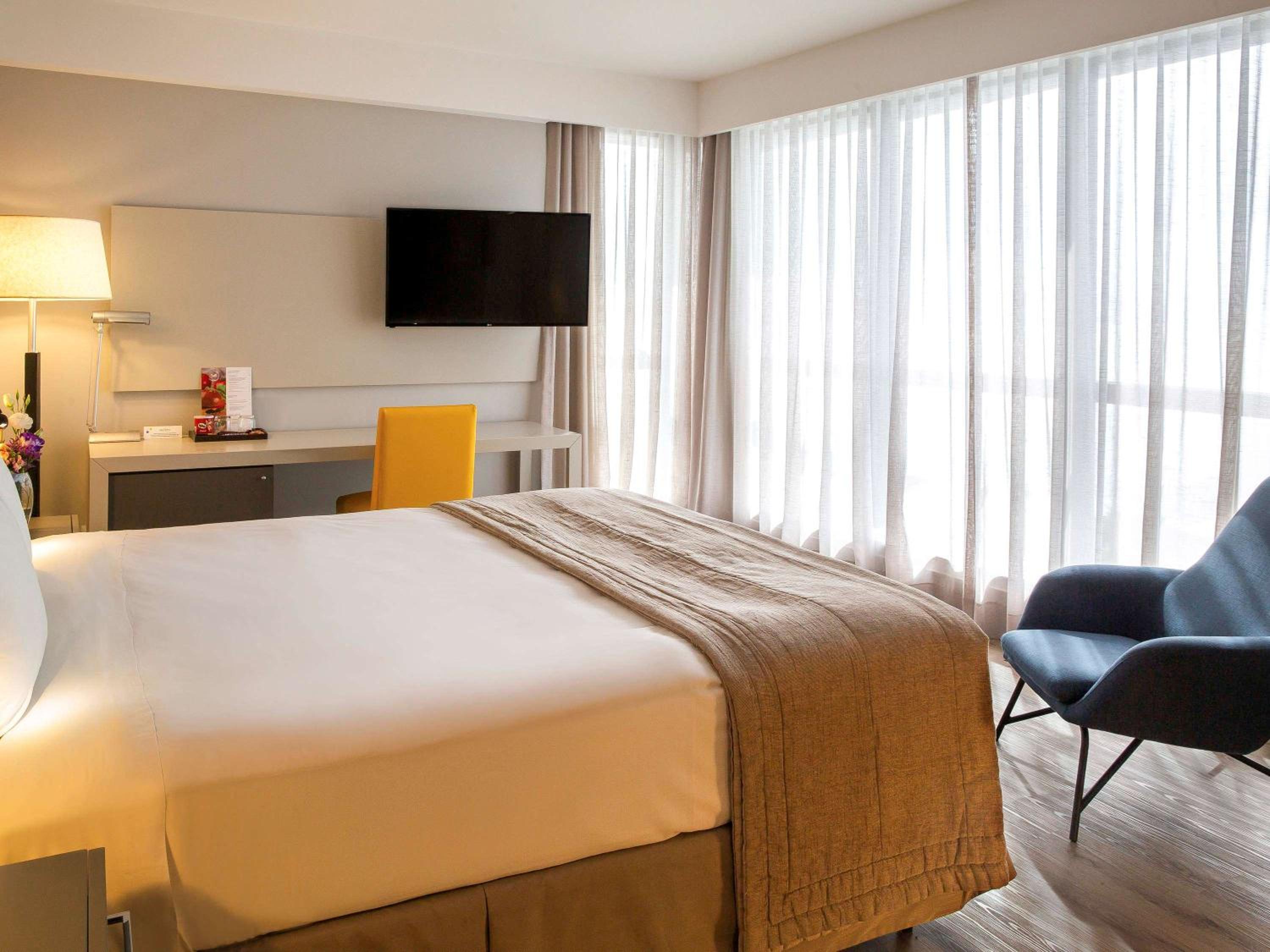 Deluxe King Room with Ocean View