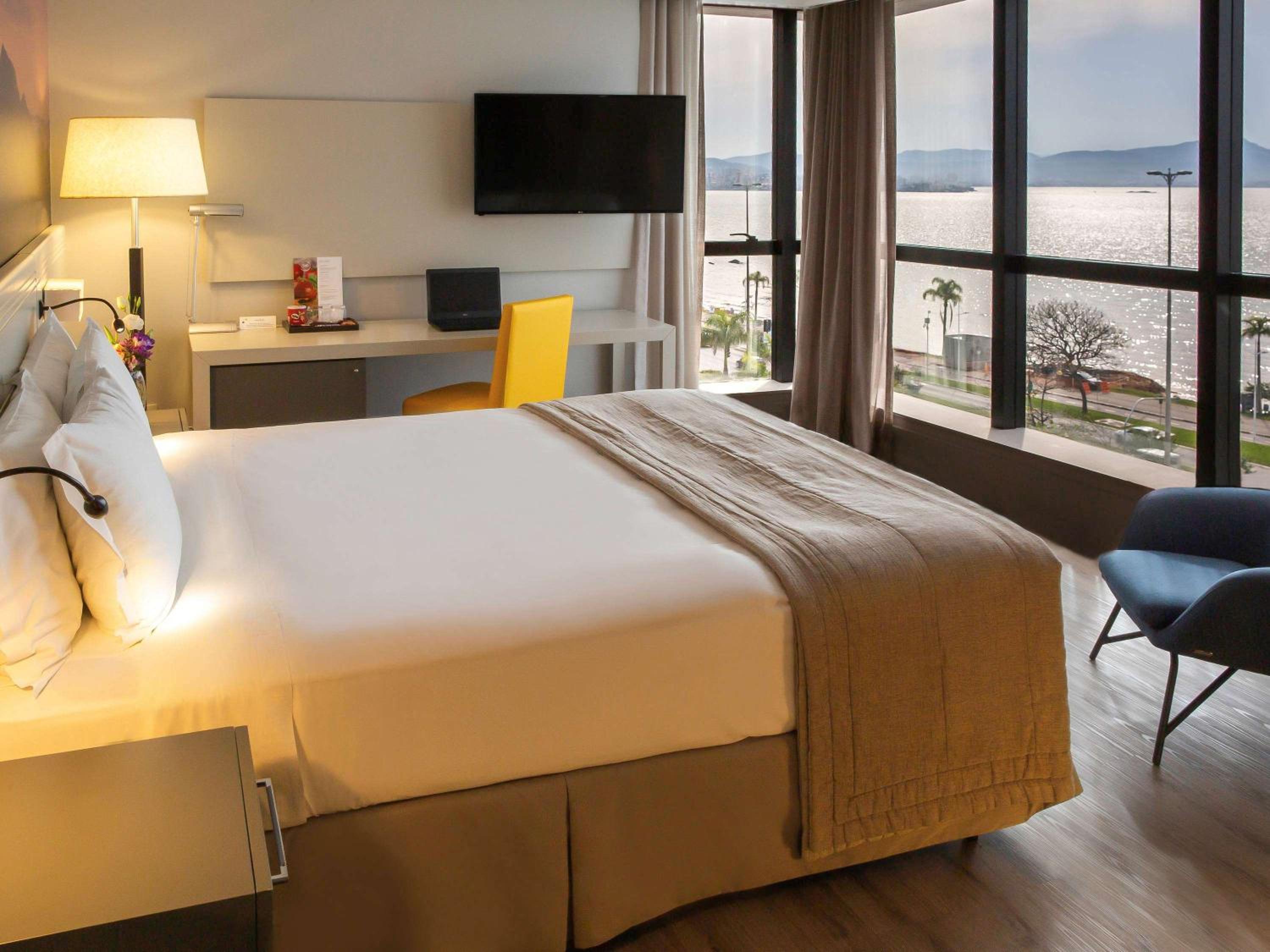 Deluxe King Room with Ocean View