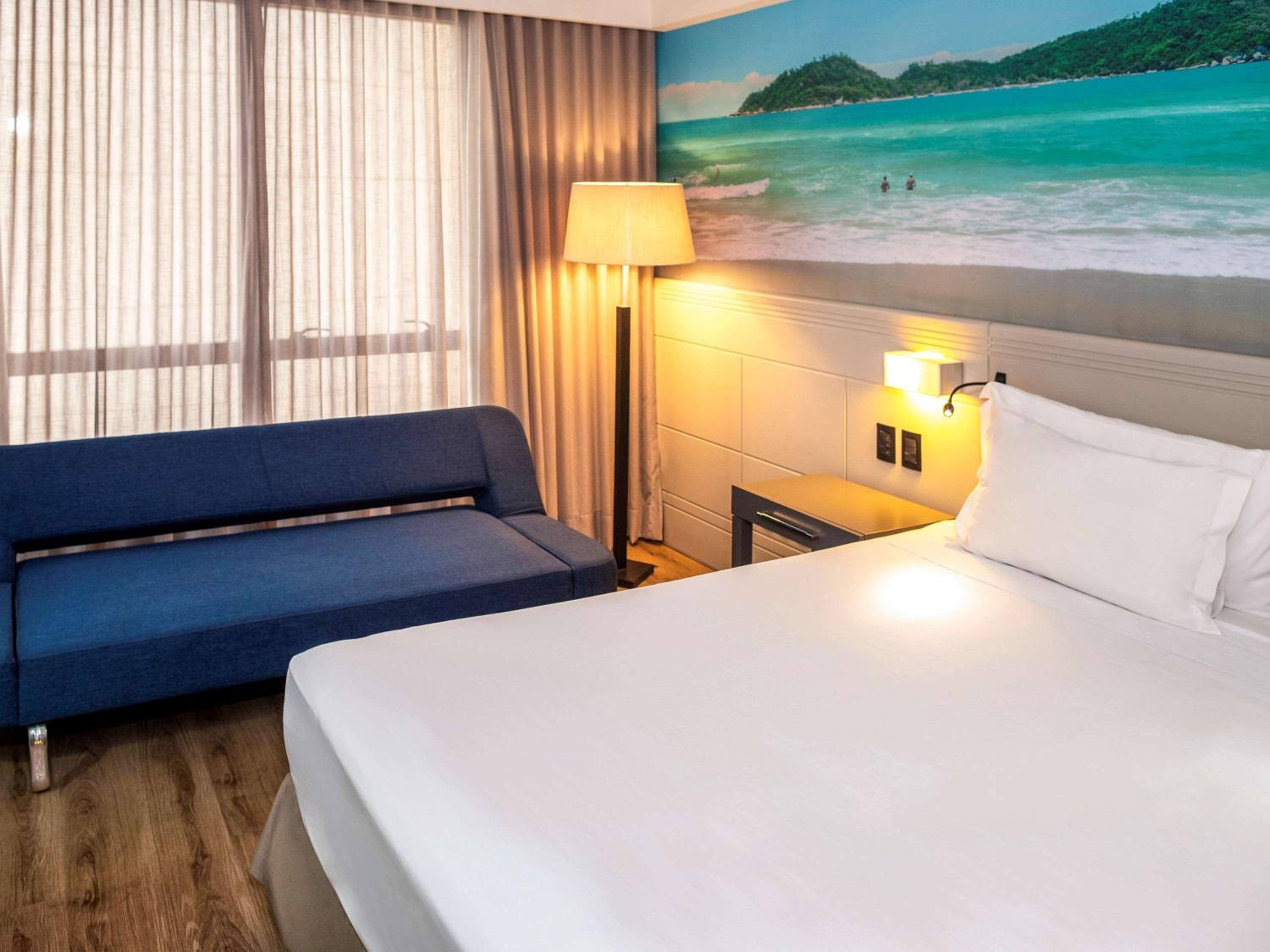 Standard King Room with King Bed and Sofabed - Photo 5