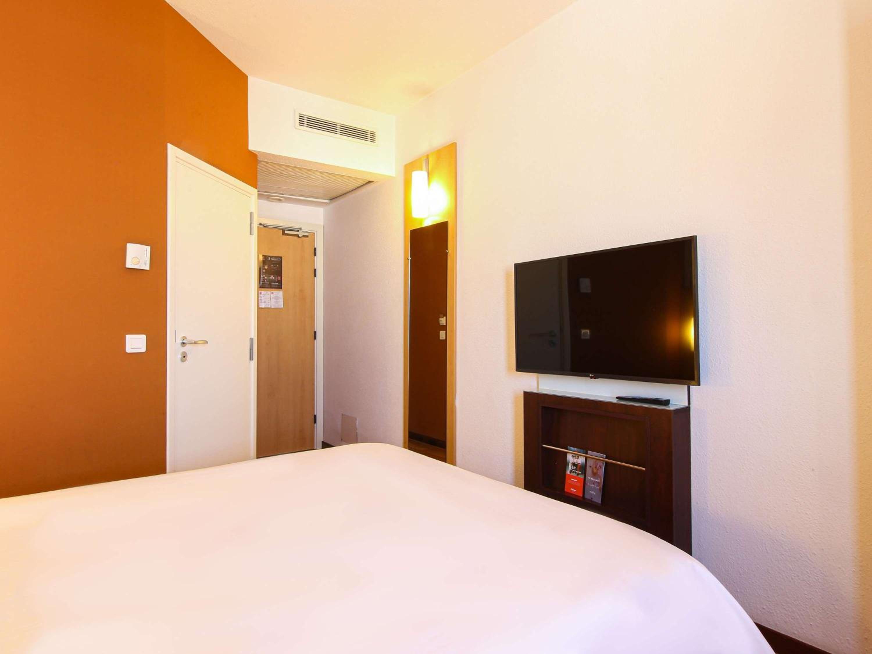Standard Double Room - Photo 4