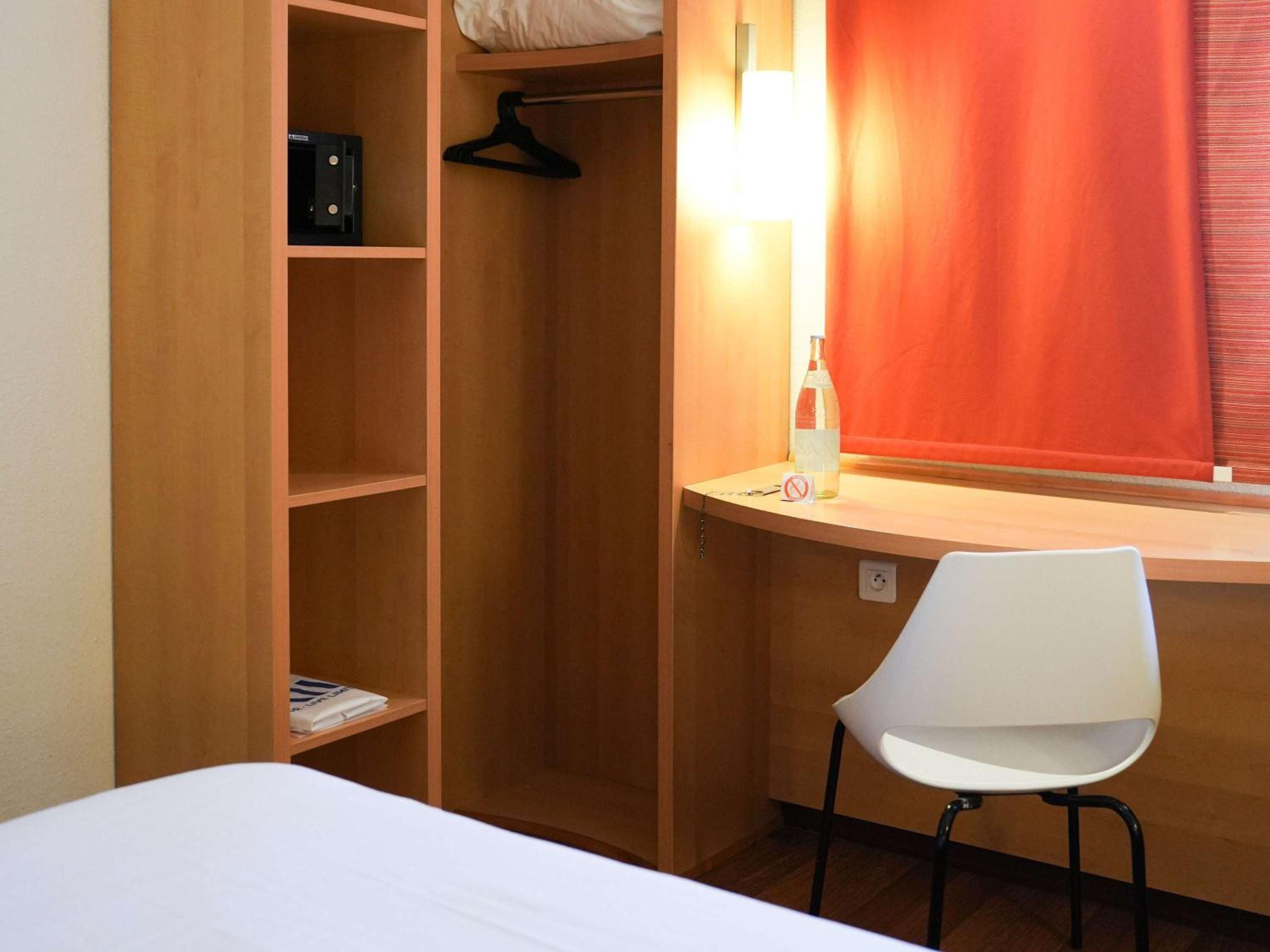 Standard Double Room - Photo 7