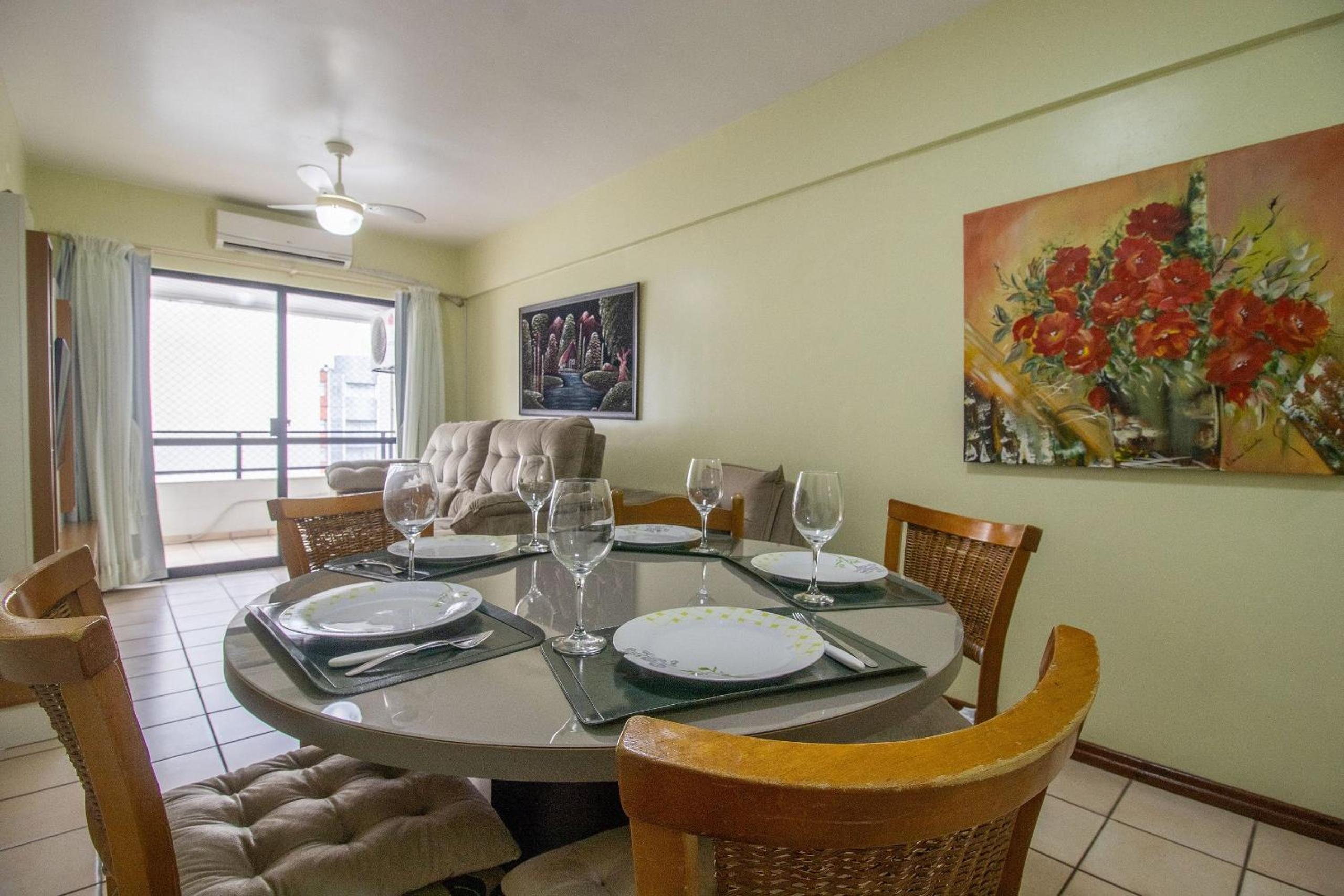 Apartment photo 2