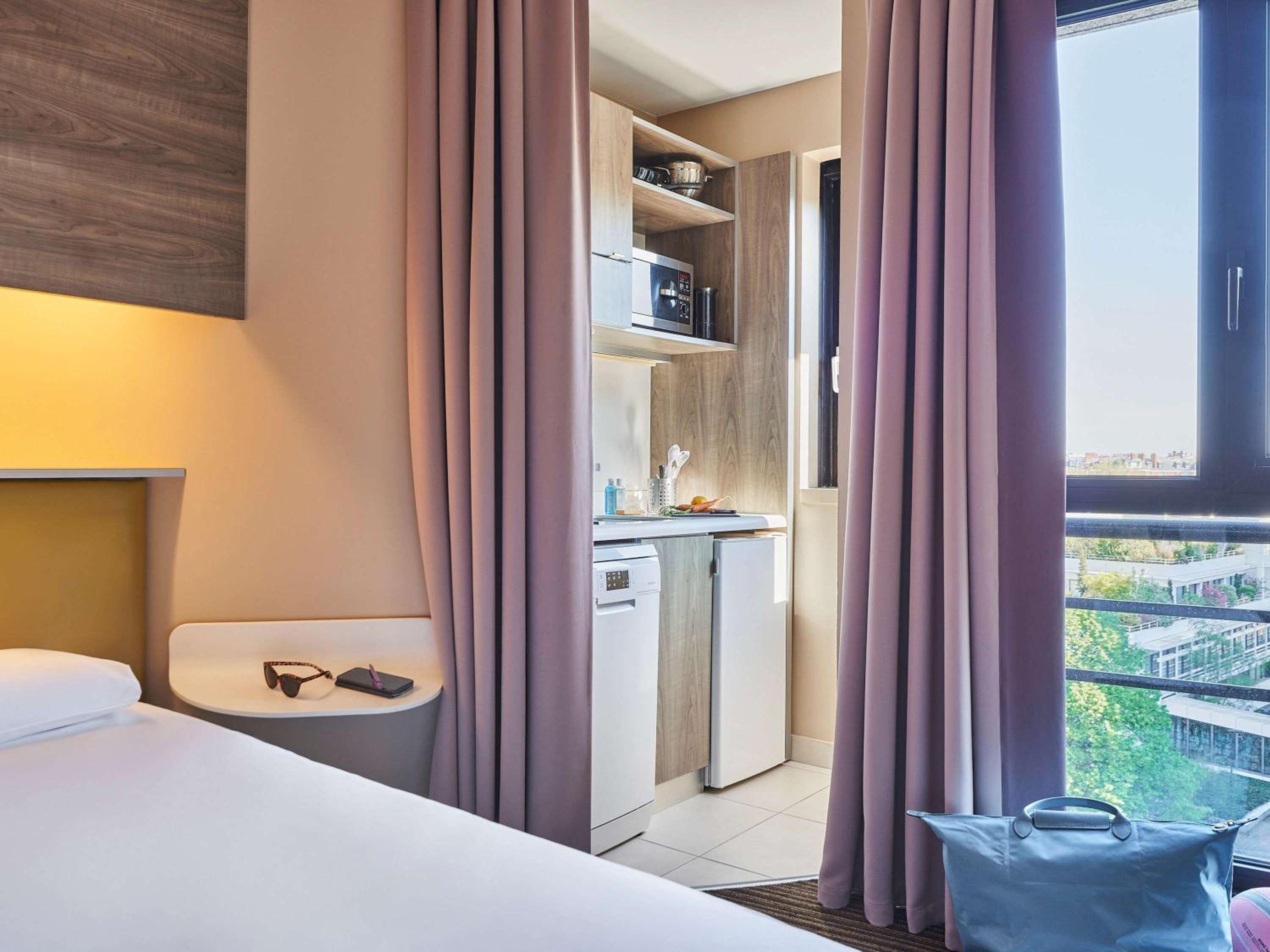 Apartment with Two Single Beds - Photo 8
