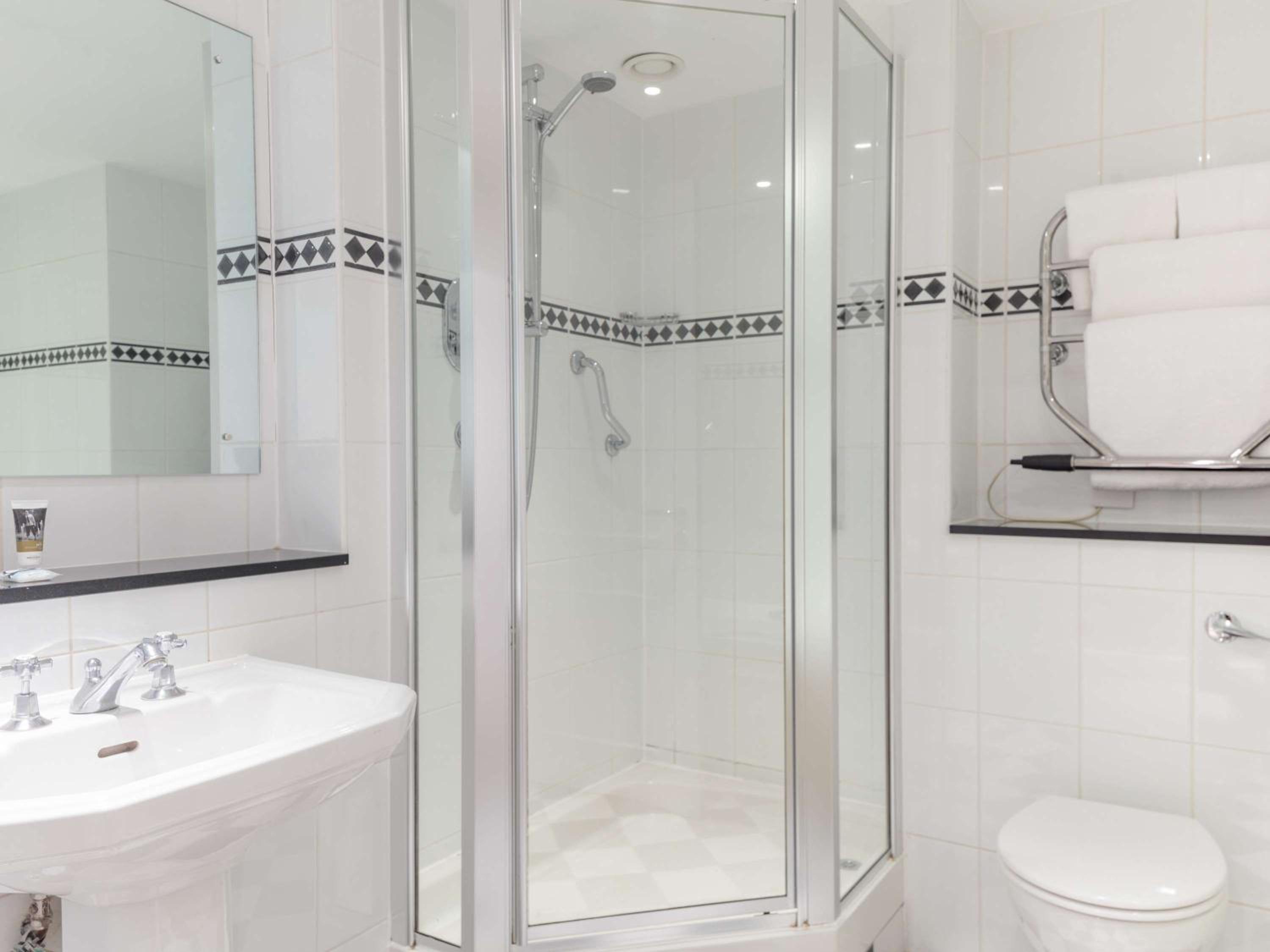 Classic Double Room with Two Double Beds - Photo 3