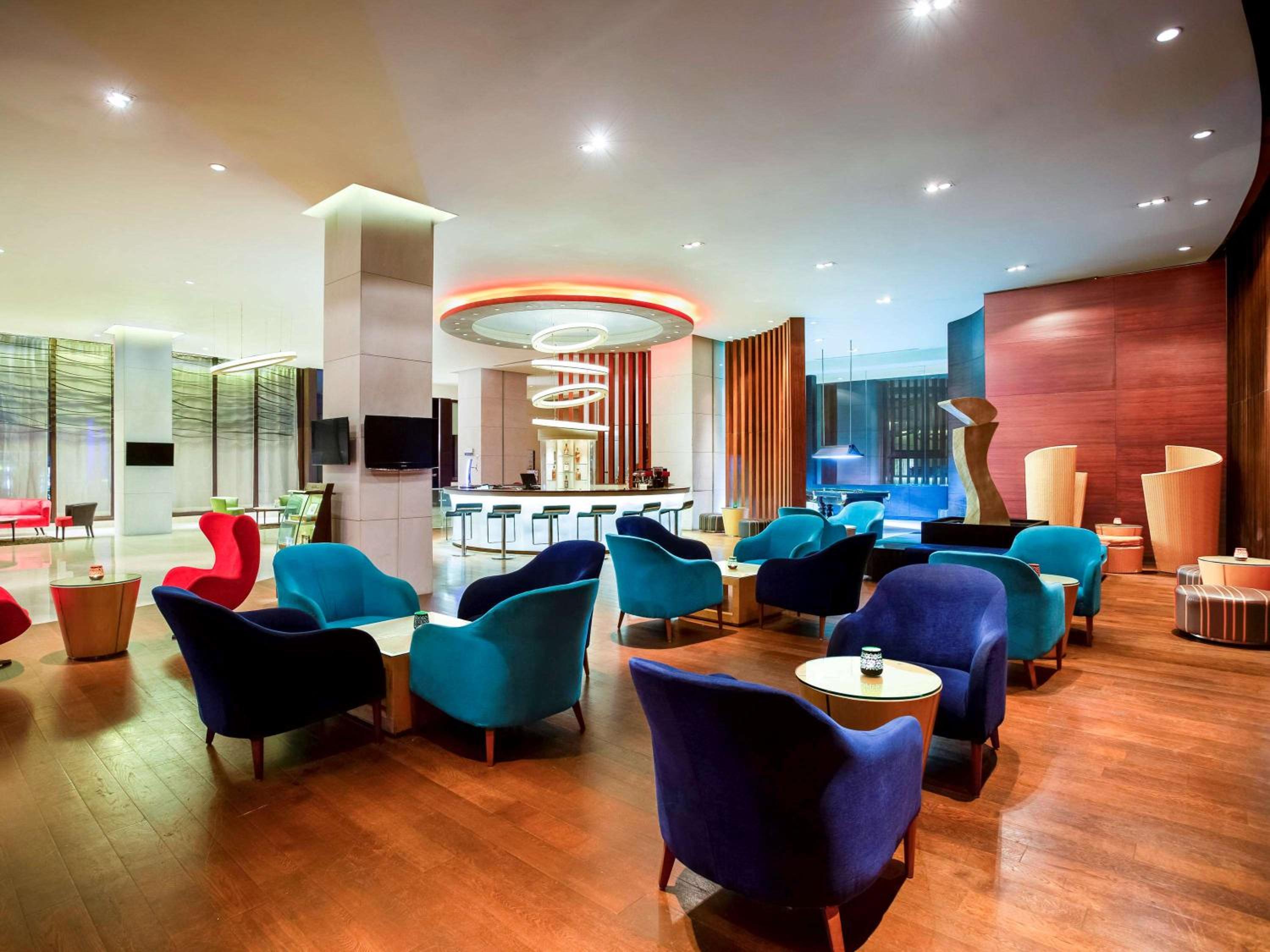 Premier Twin Beds with Pool View and Lounge Access – Happy Hours 6:30 PM to 8:30 PM Premier Twin Beds with Pool View and Lounge Access – Happy Hours 6:30 PM to 8:30 PM