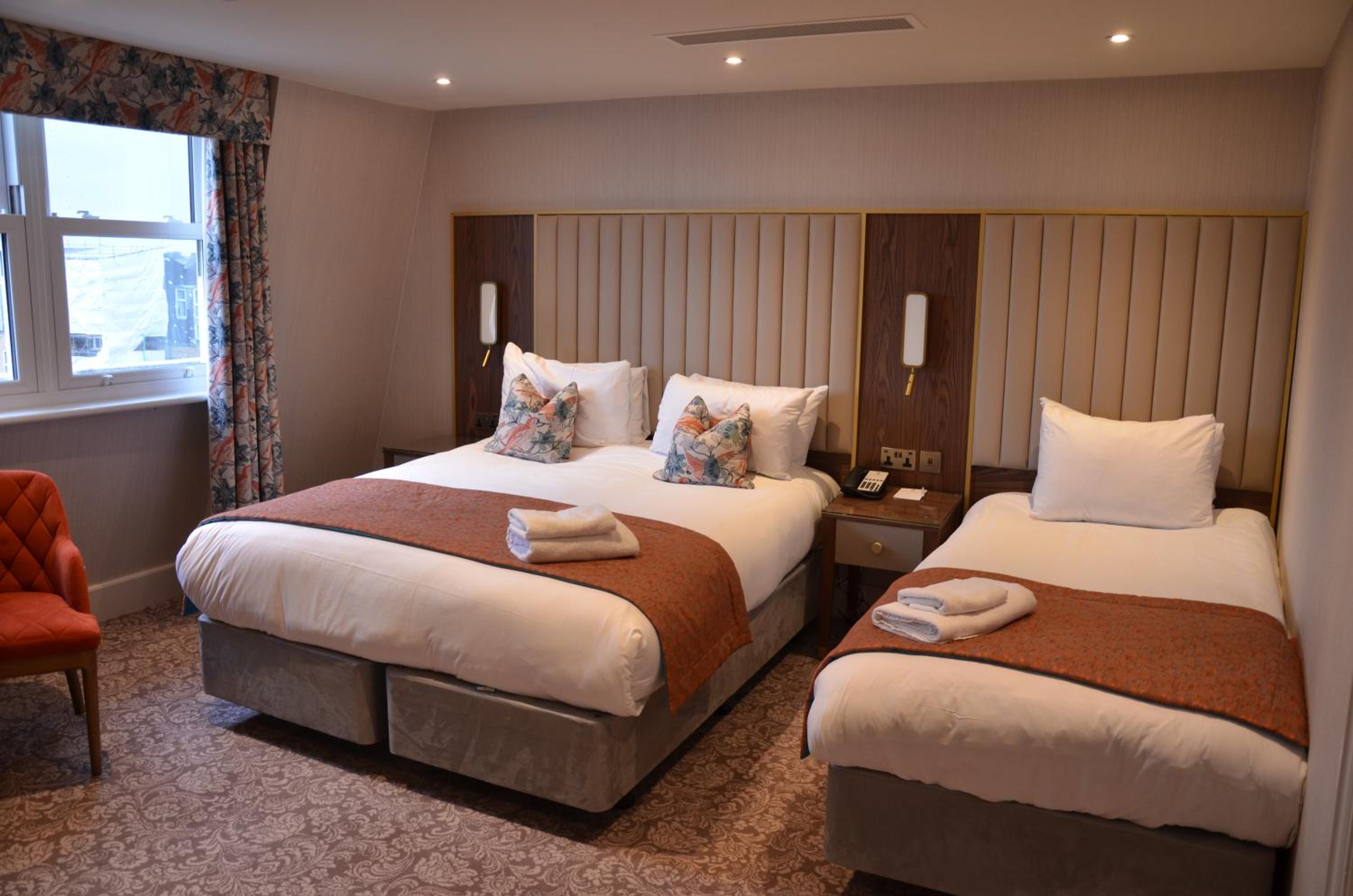 Premium King Room - Photo 1