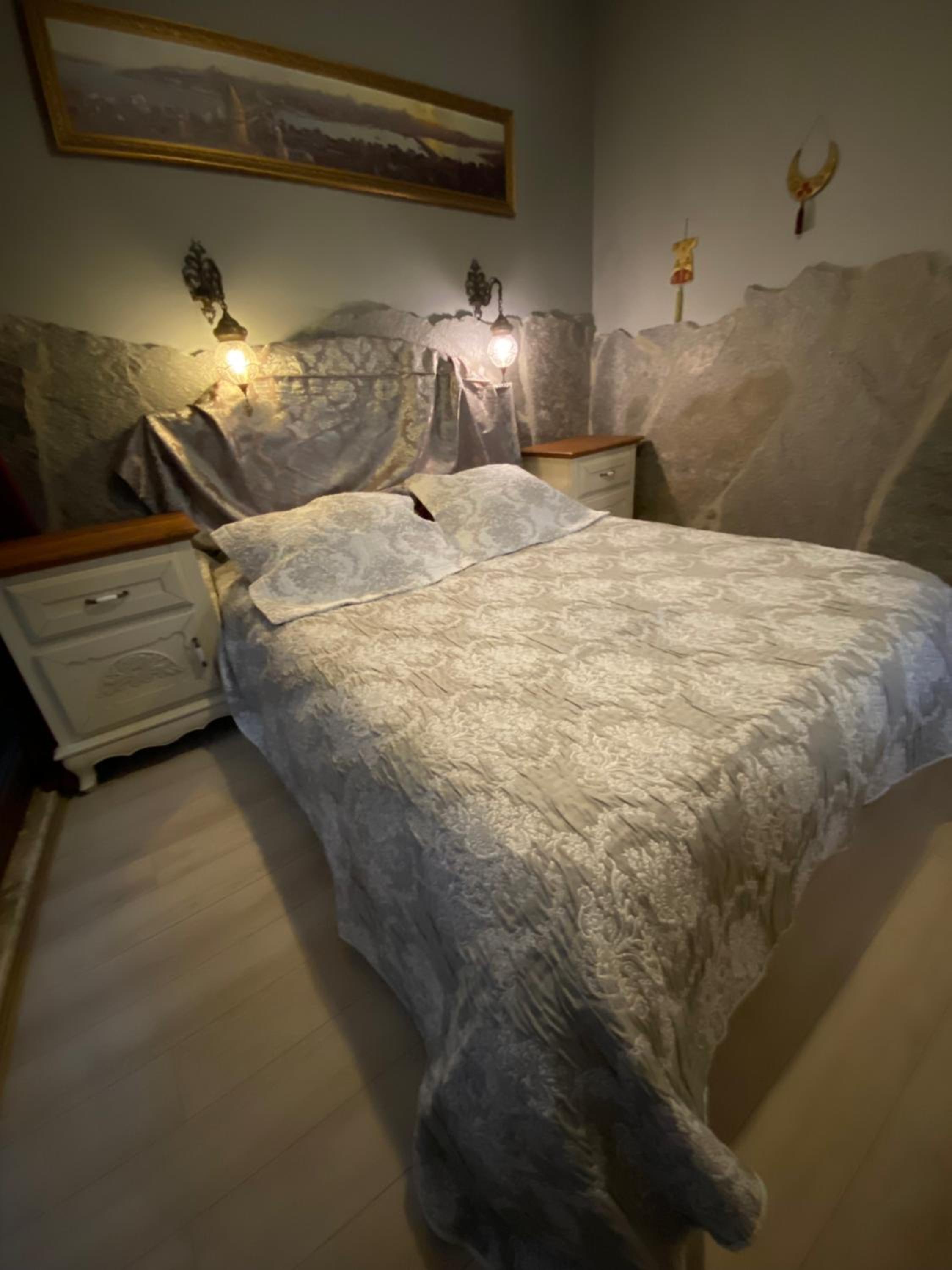 Deluxe Double Room (2 Adults + 1 Child) photo 2