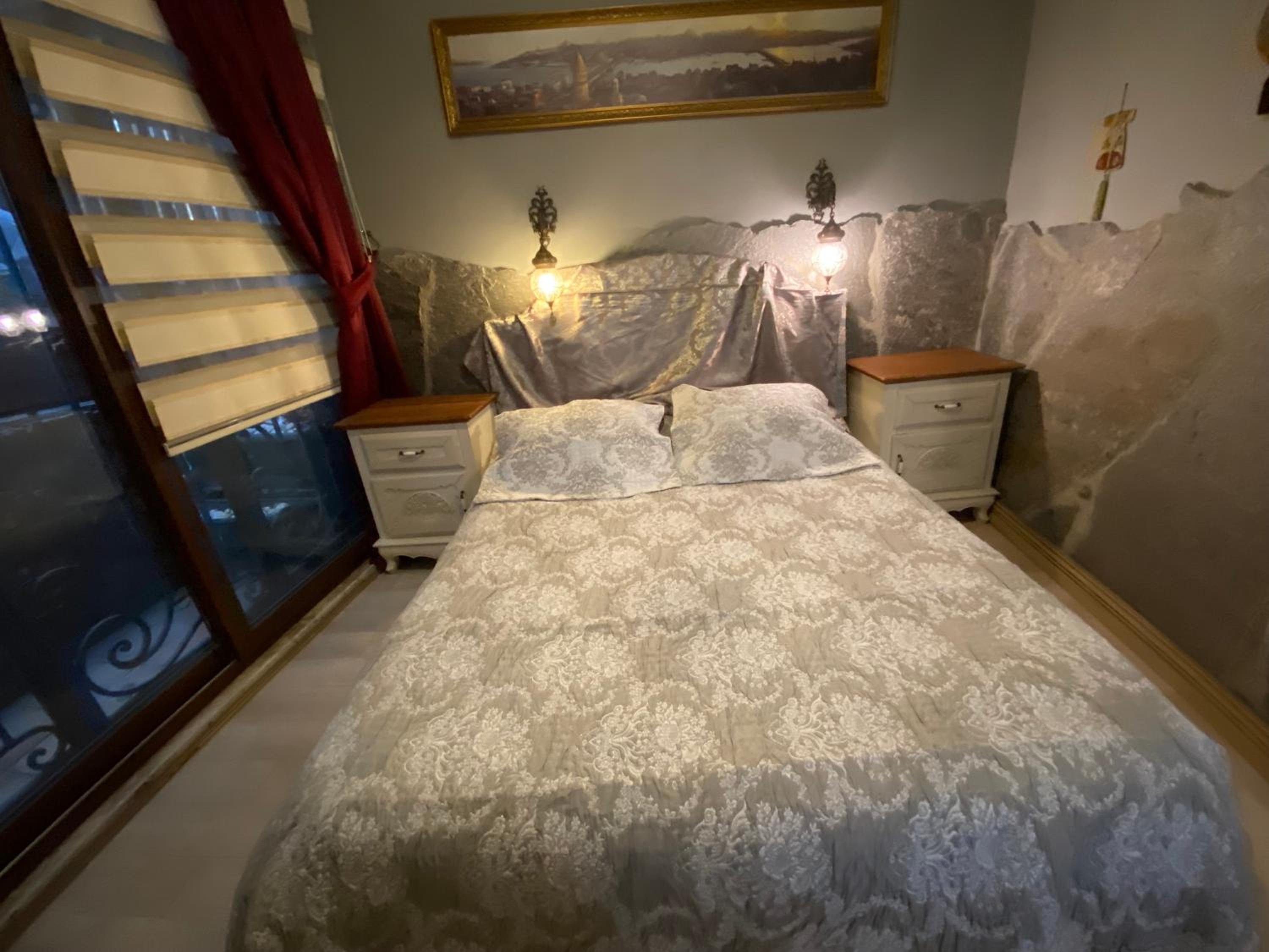Deluxe Double Room (2 Adults + 1 Child) photo 3