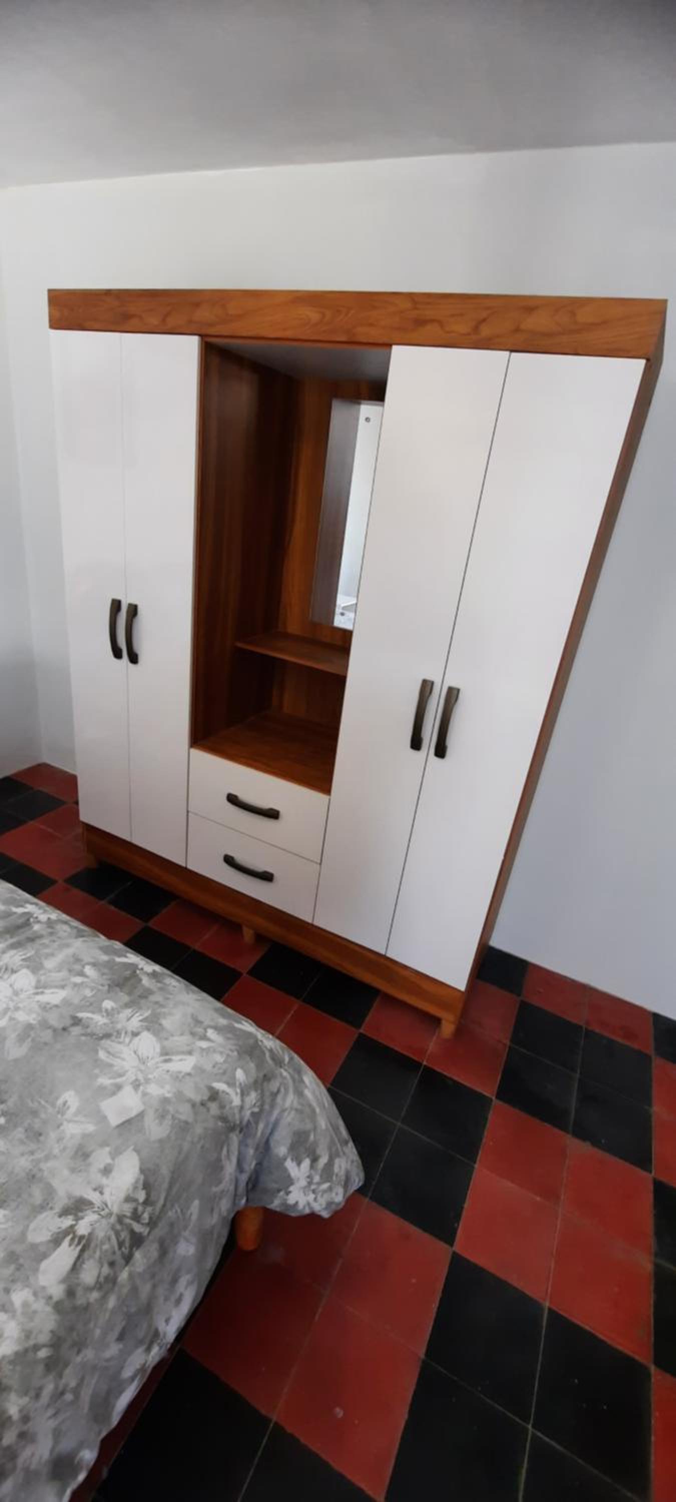 Single Room With Shared Bathroom photo 2