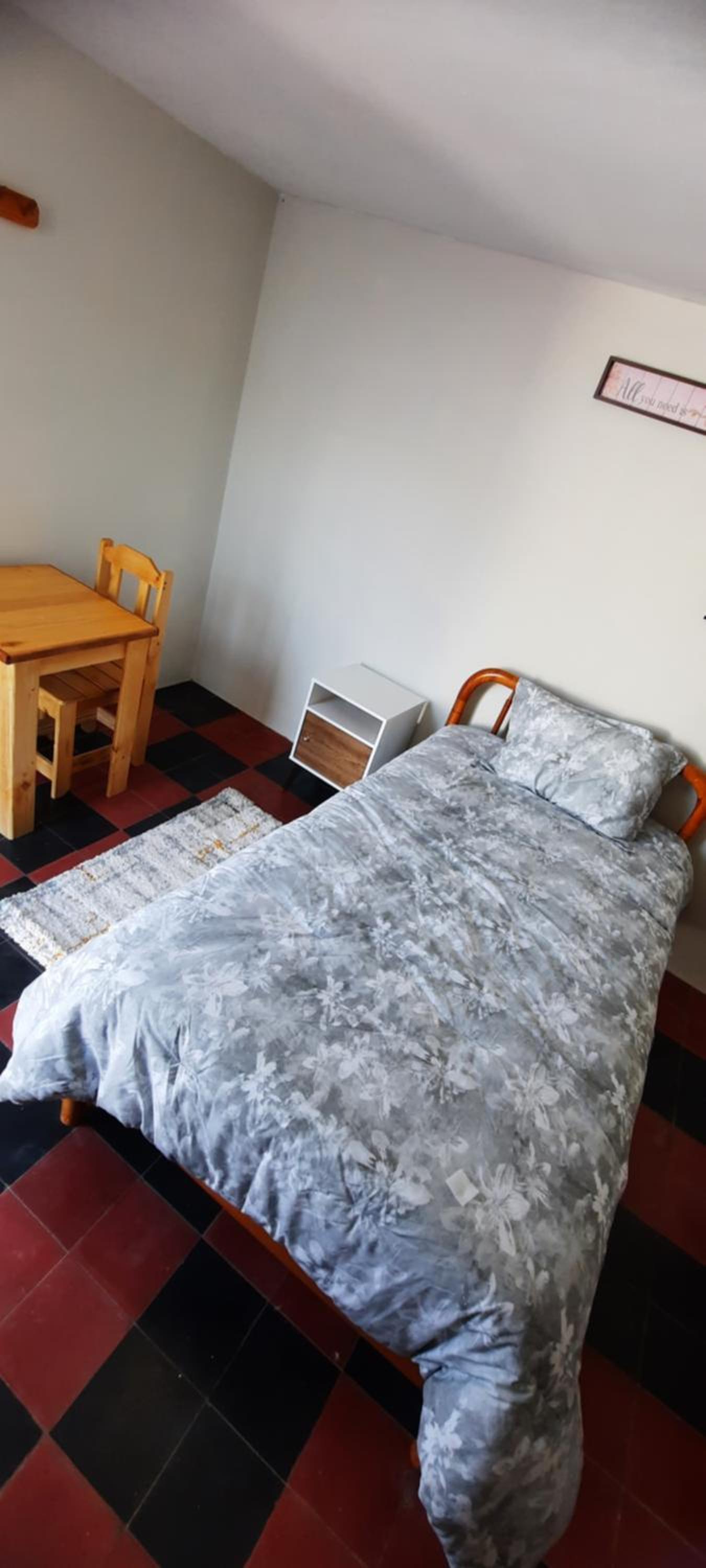 Single Room With Shared Bathroom photo 3