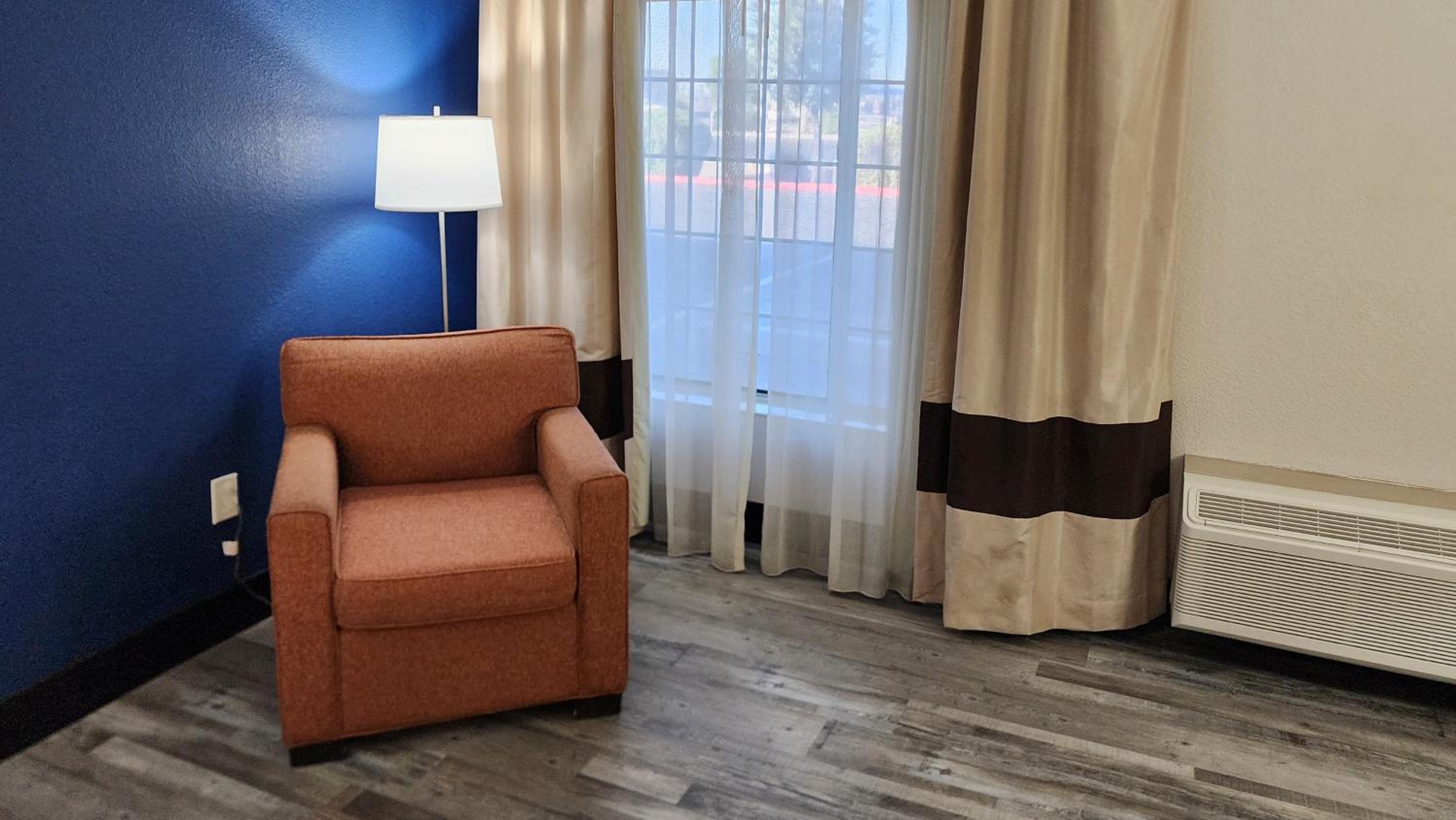 King Room with Mobility/Hearing Impaired Access - Non-Smoking - Photo 9