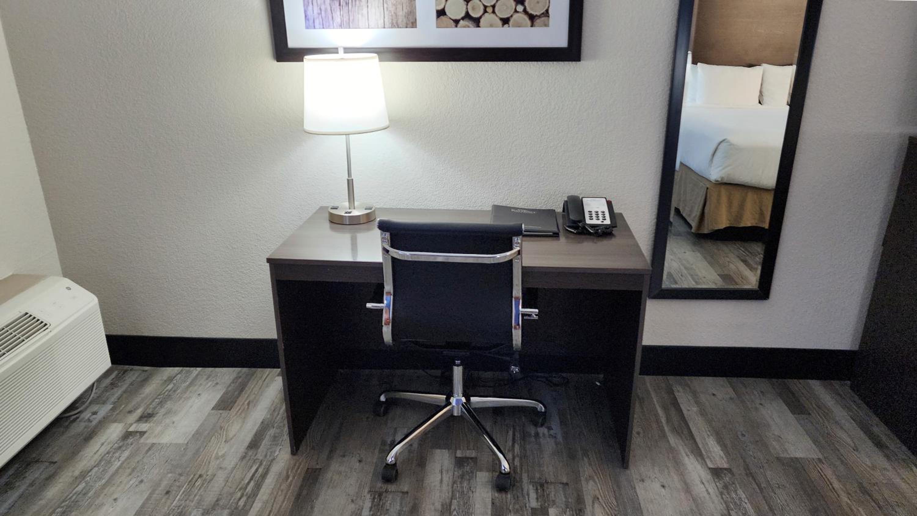 King Room with Mobility/Hearing Impaired Access - Non-Smoking - Photo 10