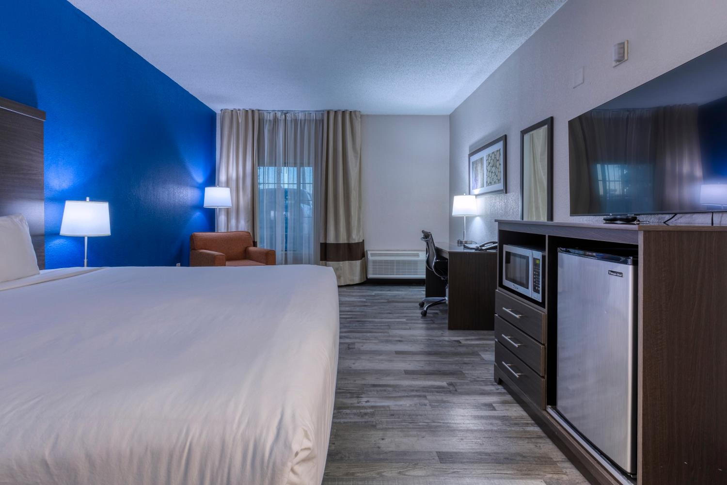 King Room with Mobility/Hearing Impaired Access - Non-Smoking - Photo 11