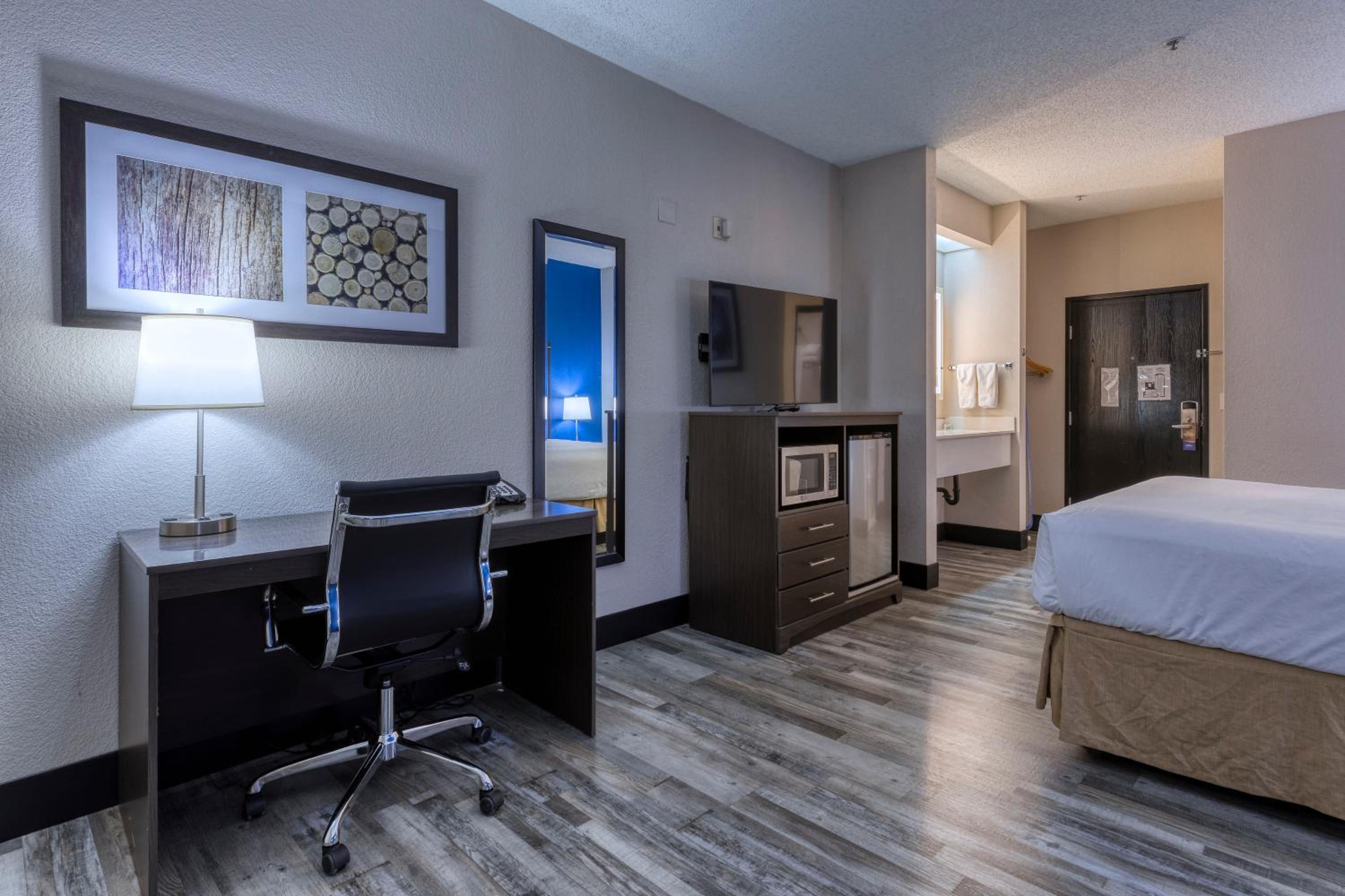 King Room with Mobility/Hearing Impaired Access - Non-Smoking - Photo 1