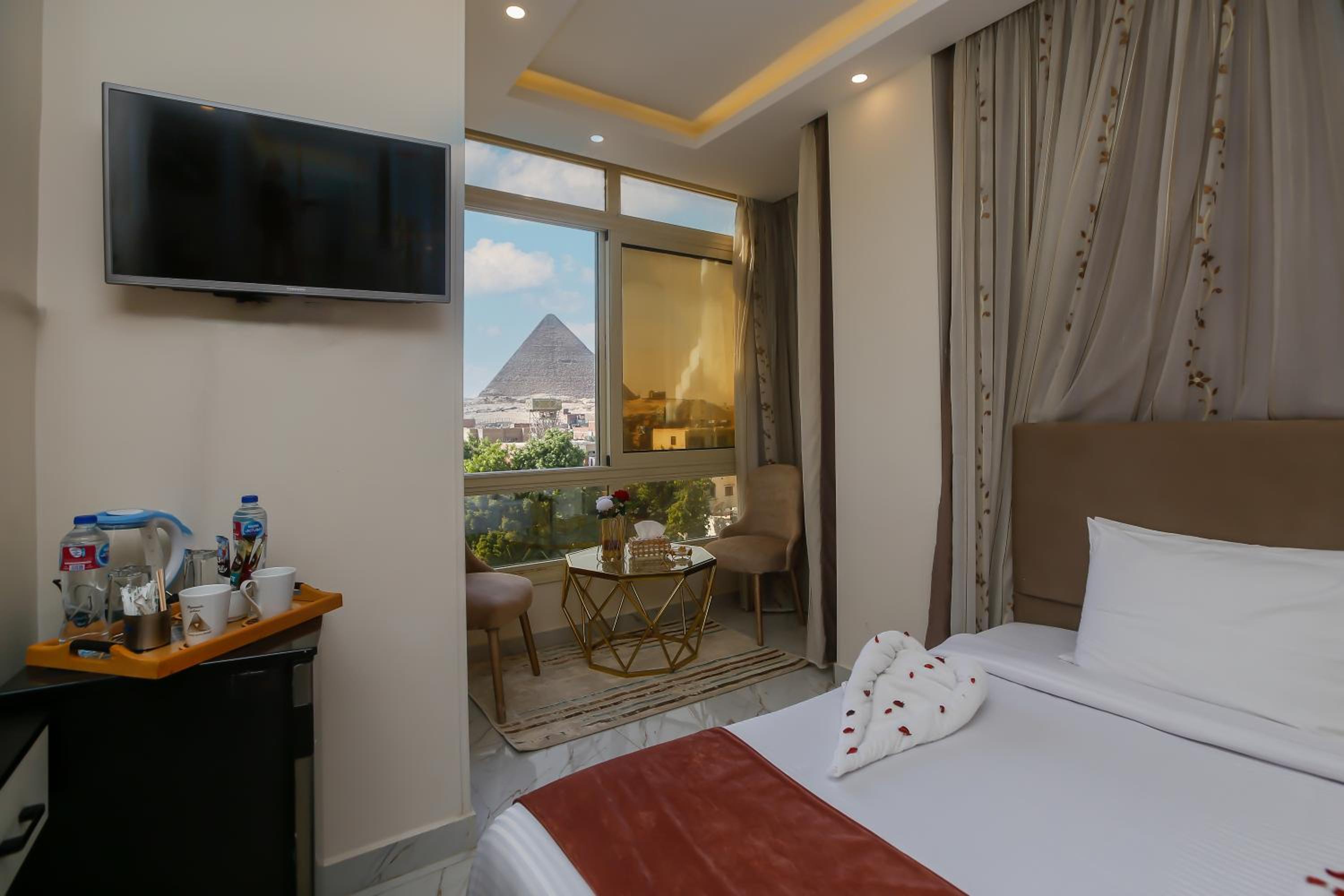 Triple Room with Pyramids view