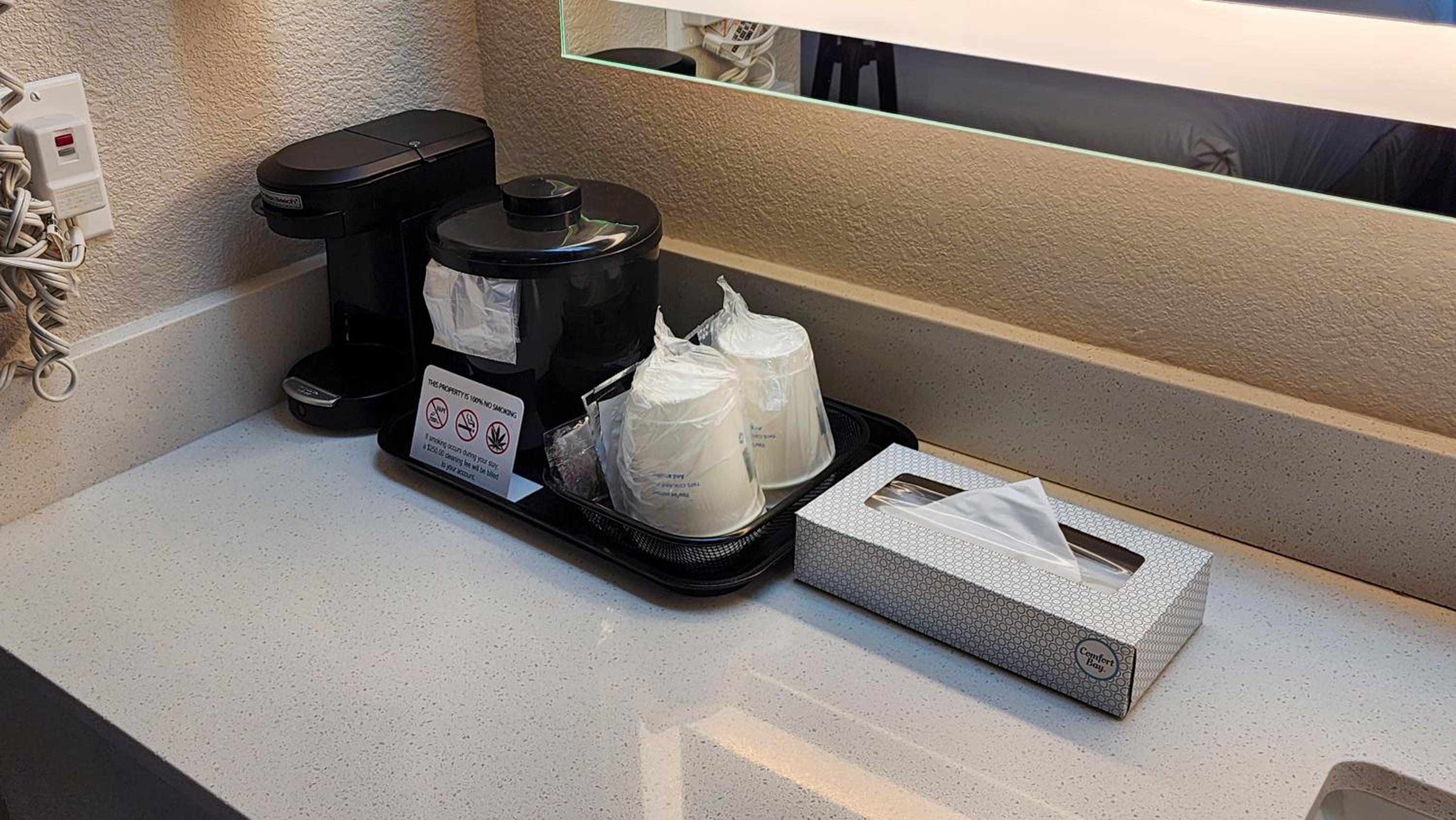 King Room with Mobility/Hearing Impaired Access - Non-Smoking - Photo 5