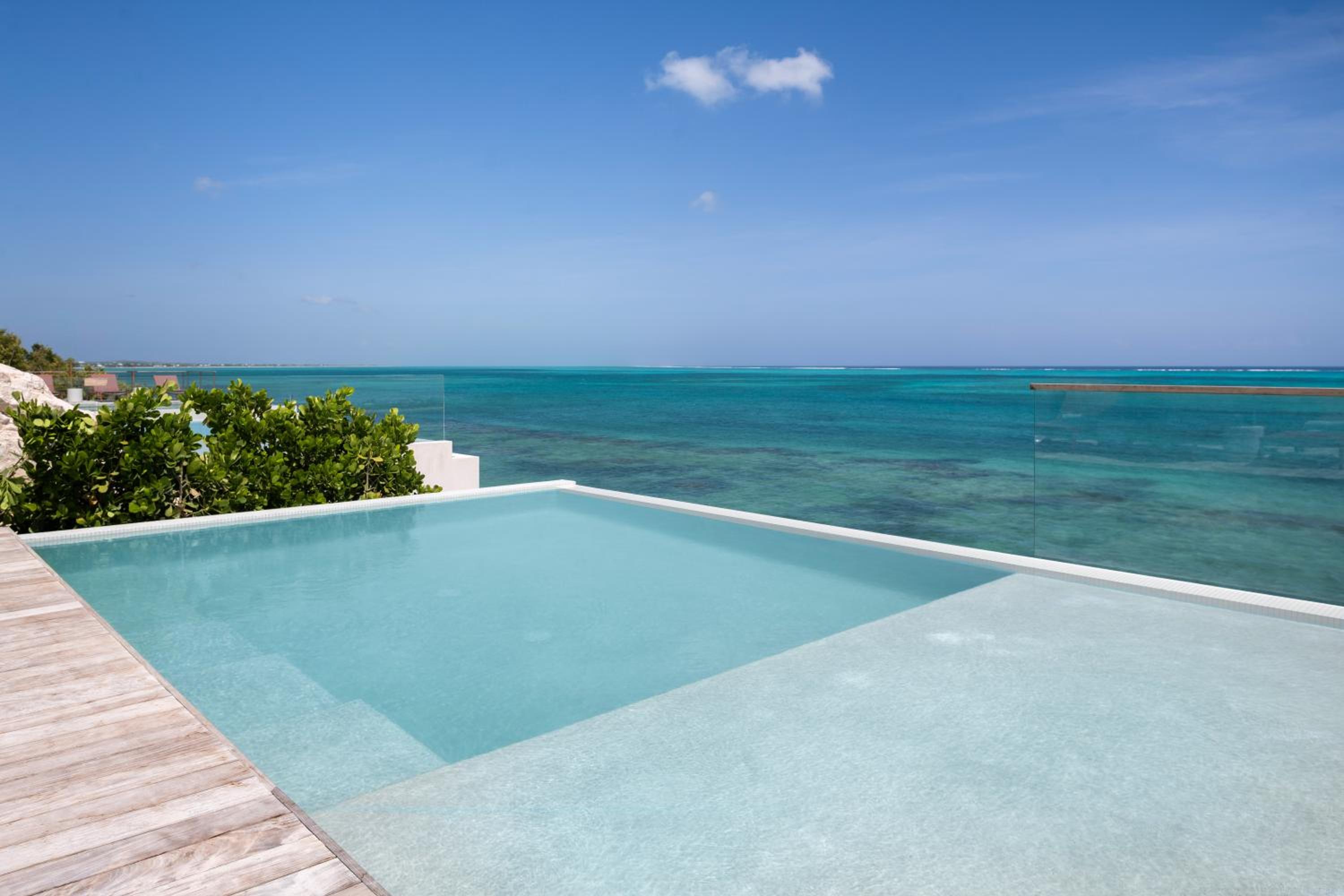 North Shore 4 Bedroom Oceanfront House