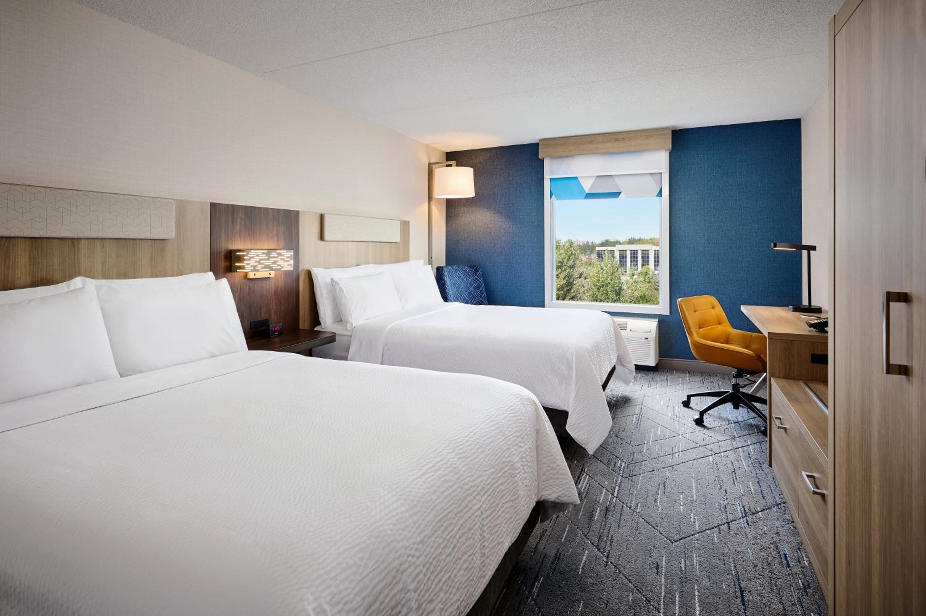 Standard Room with Two Queen Beds - Photo 1