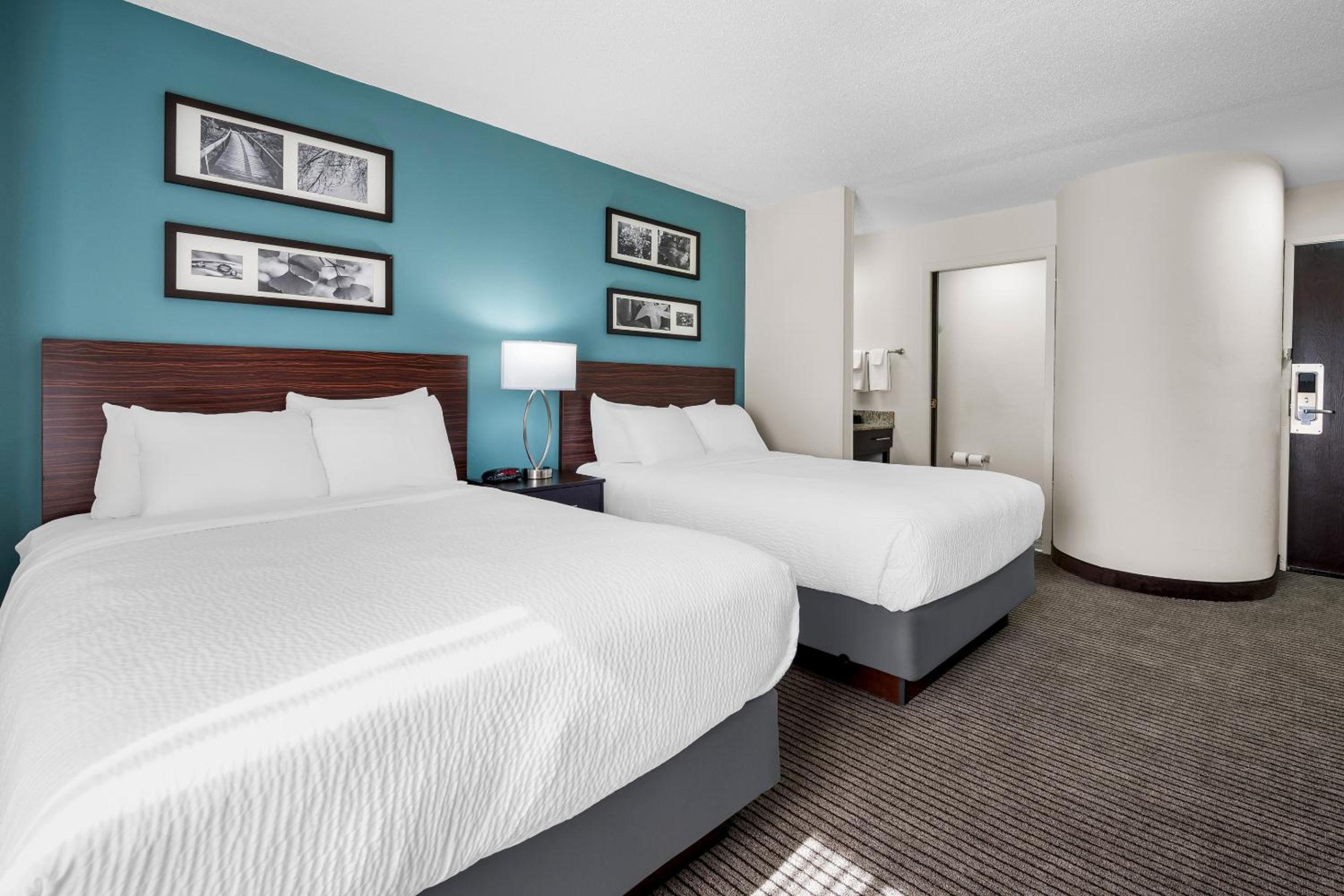Double Room with Two Double Beds - Non-Smoking photo 3