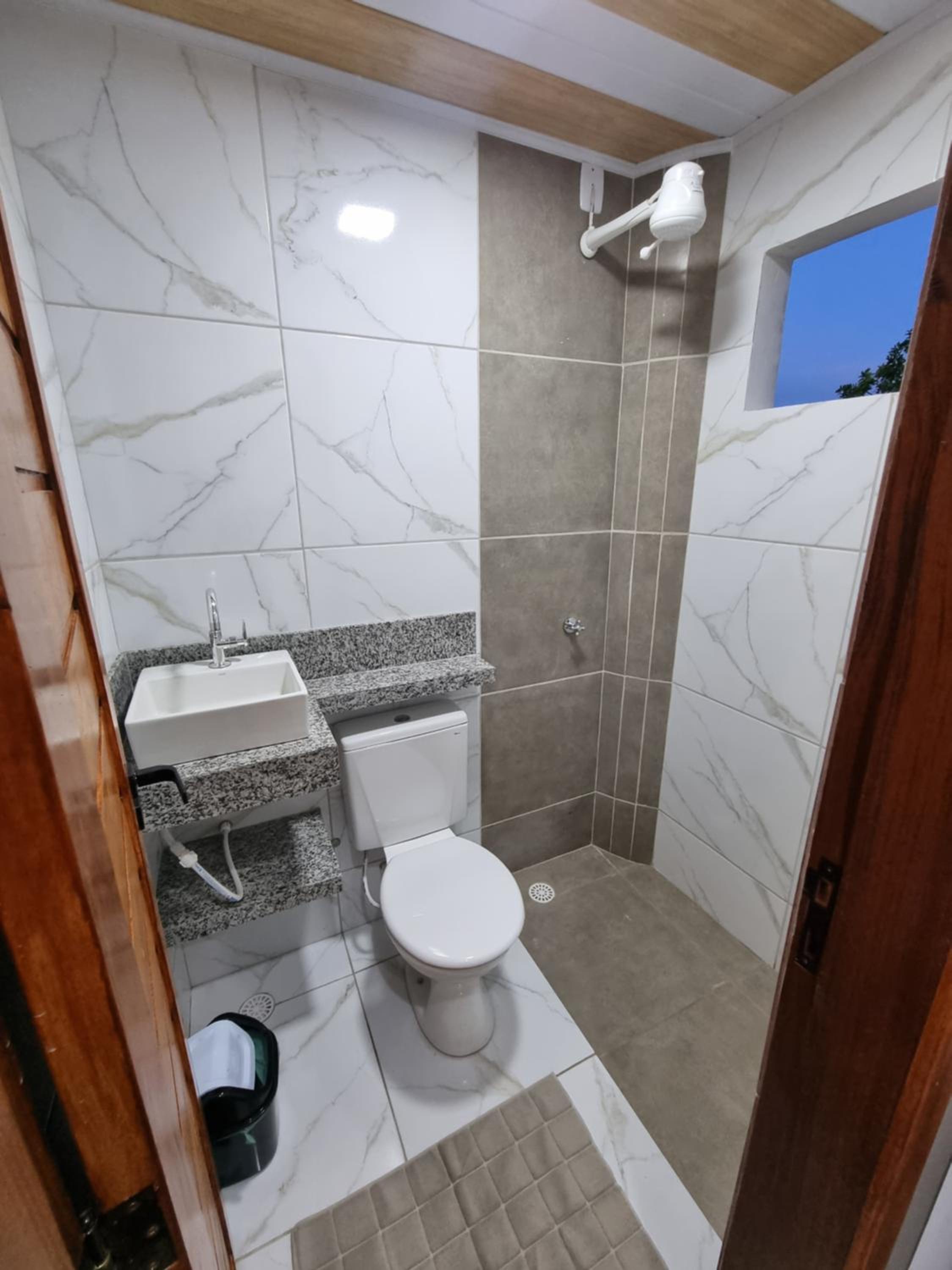 One-Bedroom Apartment photo 3