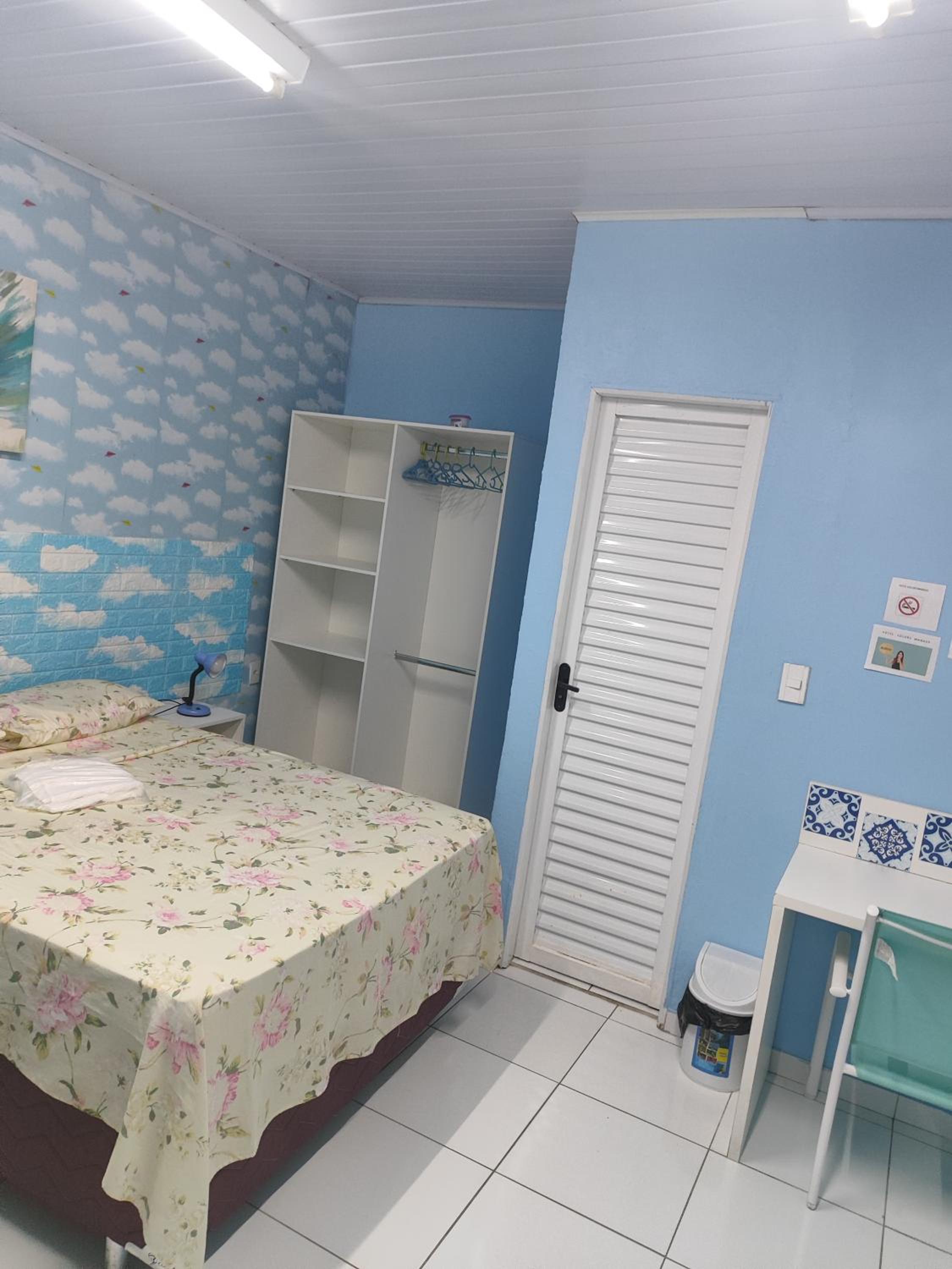 Large Double Room - Photo 4
