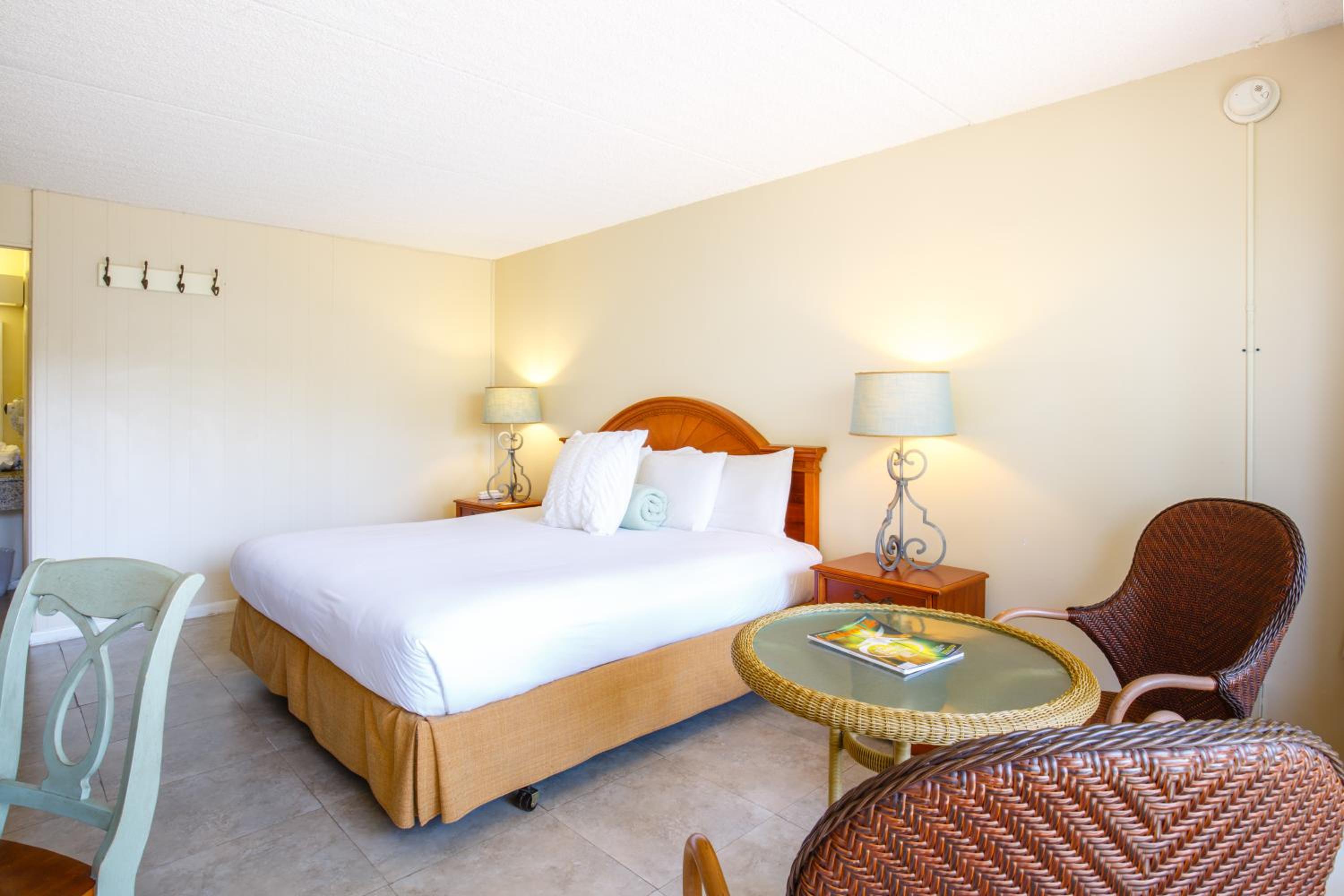 Standard King Room - Photo 2