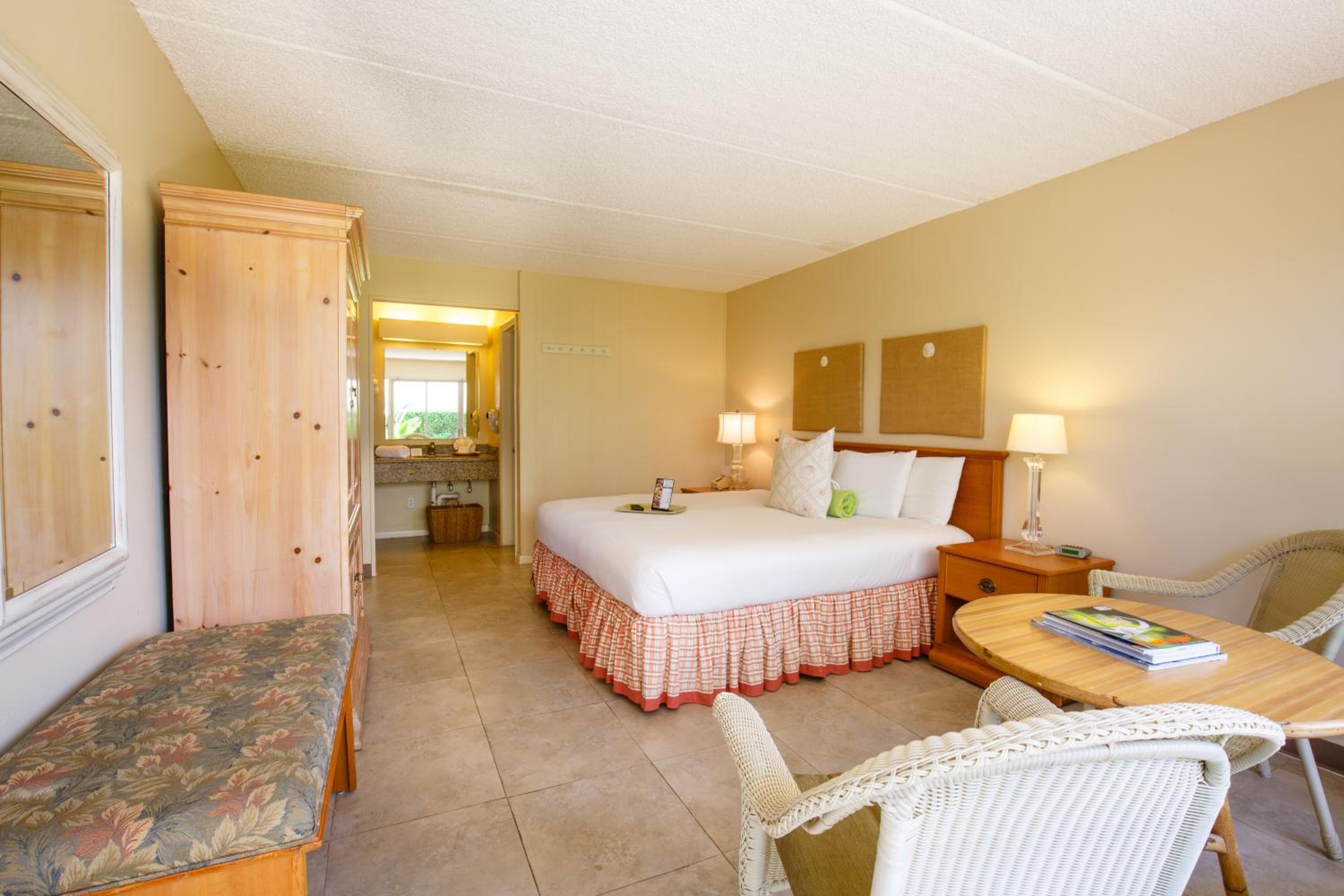Standard King Room - Photo 3