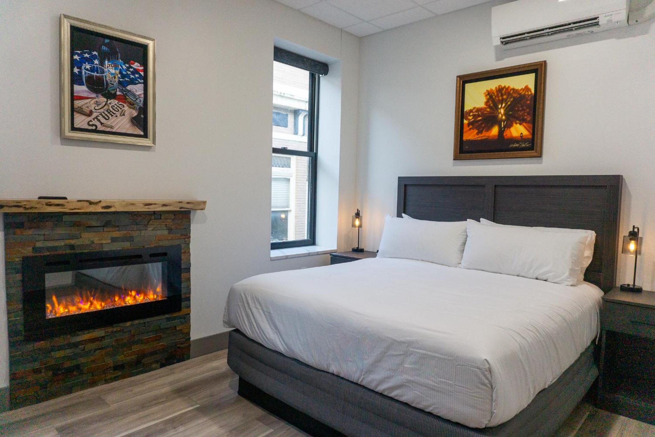 Deluxe King Room
