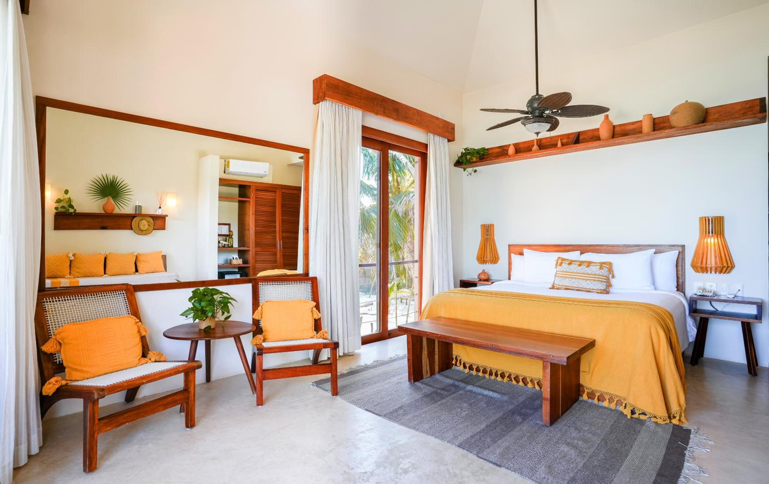 Suite con Balcón y Vista al Mar