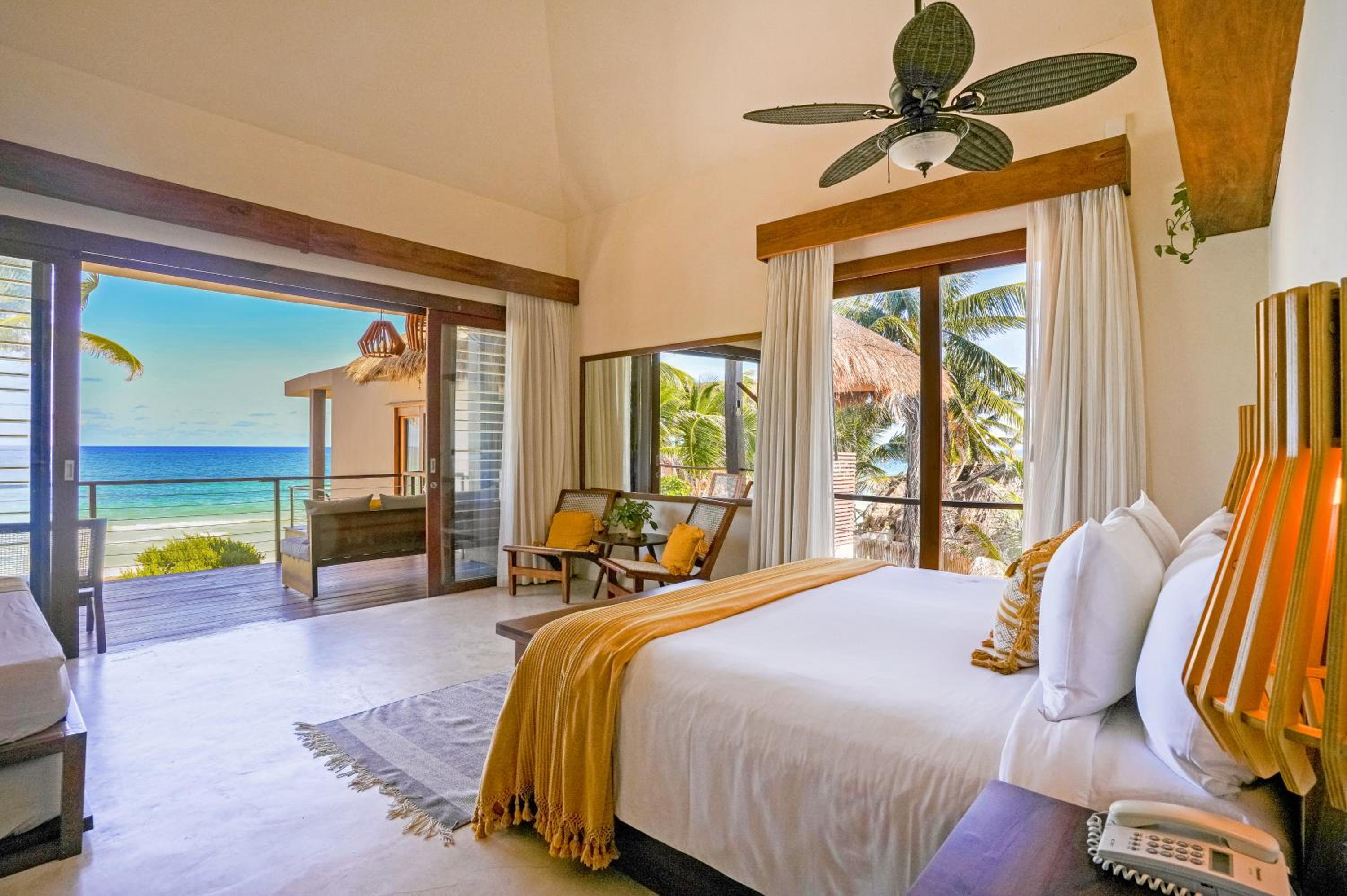 Sea View Balcony Suite thumbnail 5