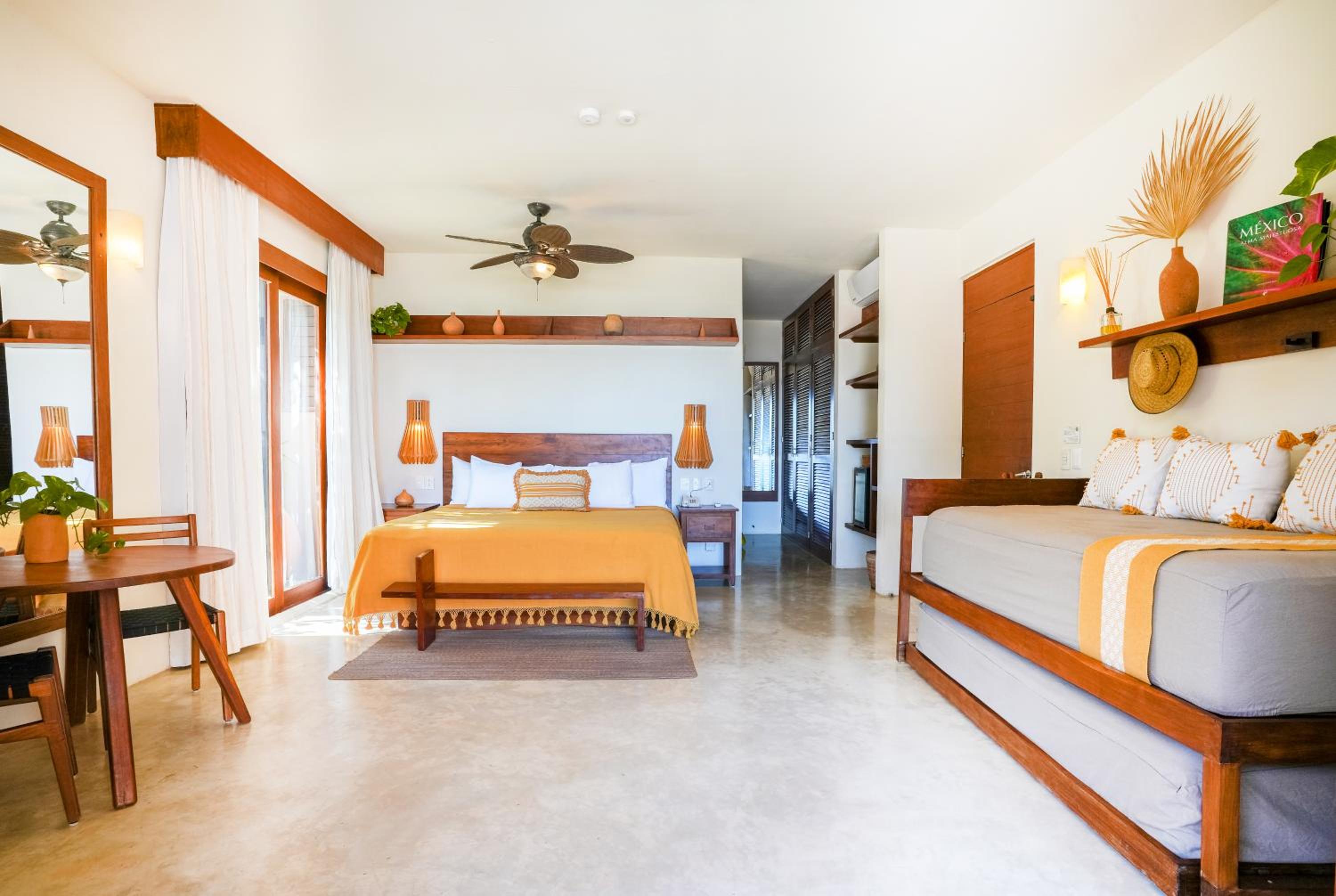 Beachfront ground floor Suite with Plunge pool