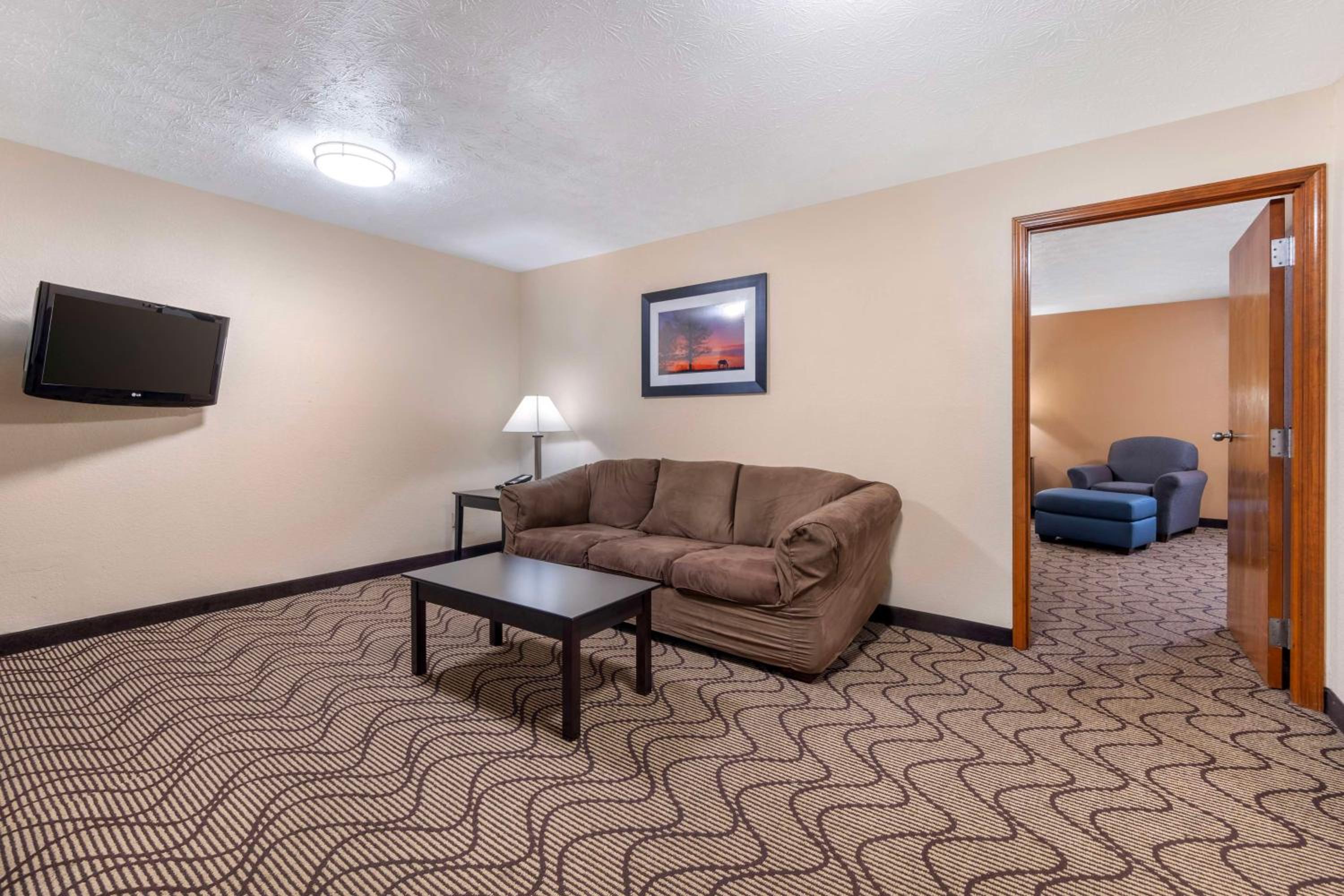 King Suite - Photo 1