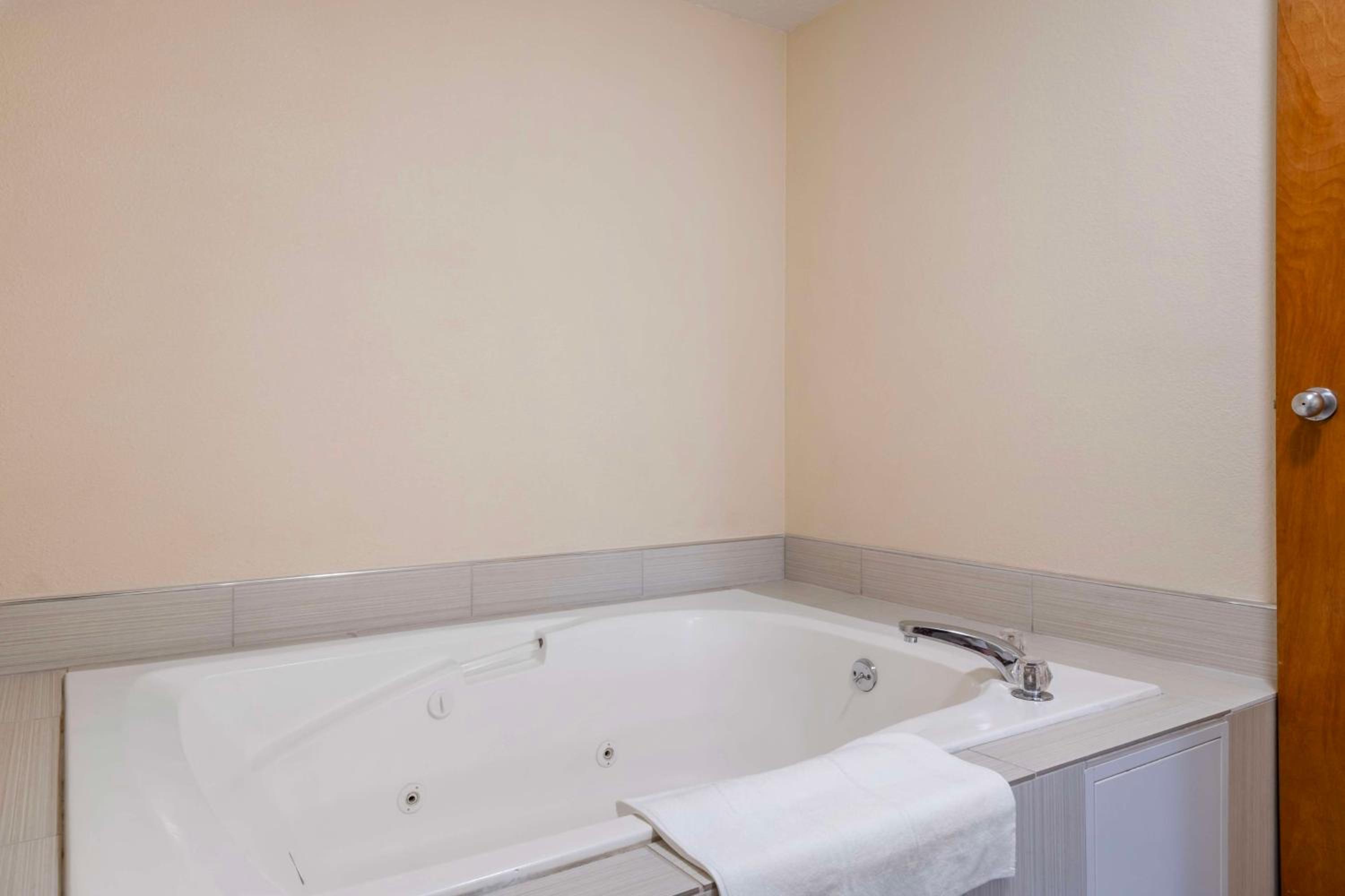 King Suite - Photo 4
