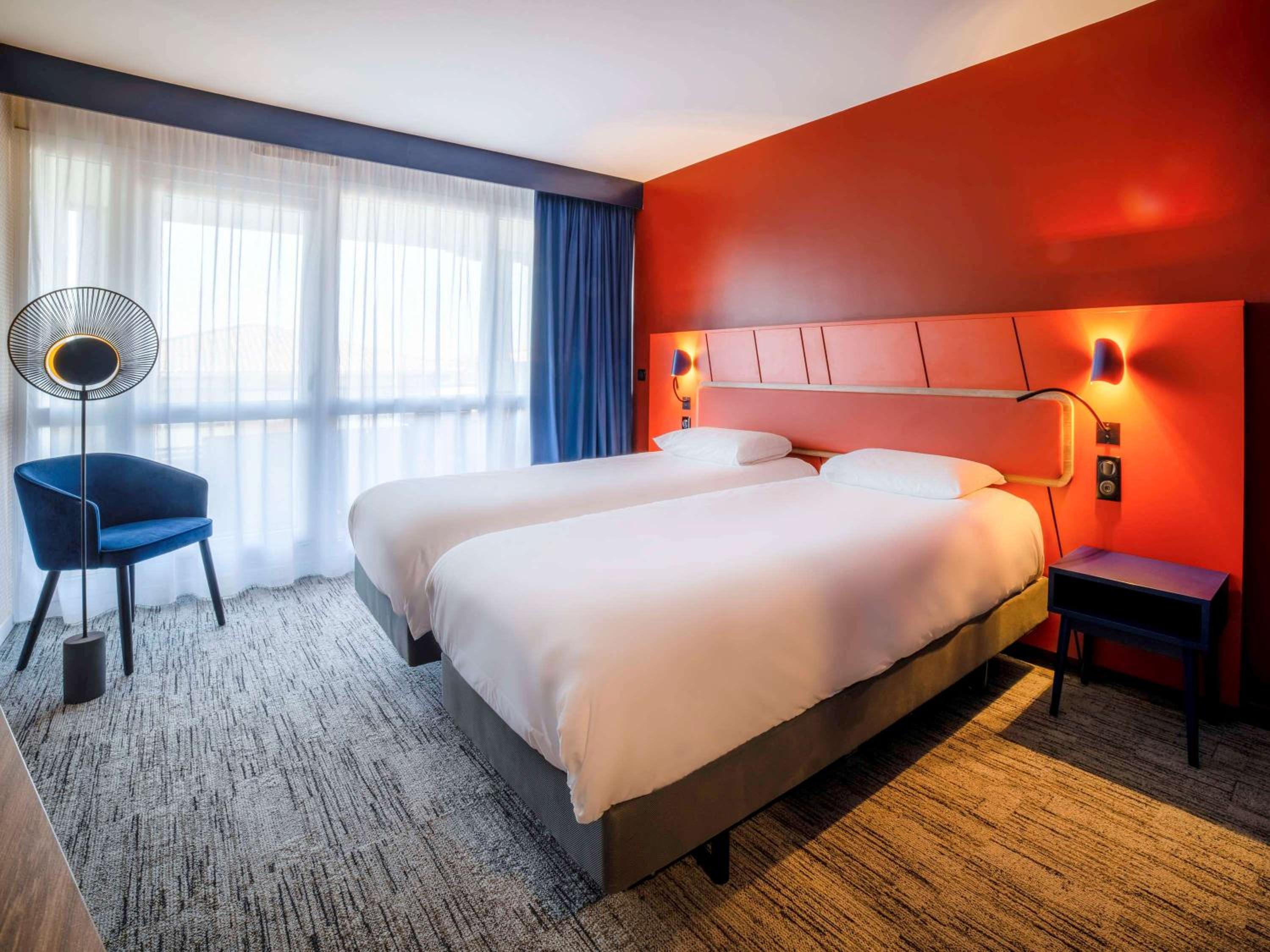 Classic Twin Room - City Side